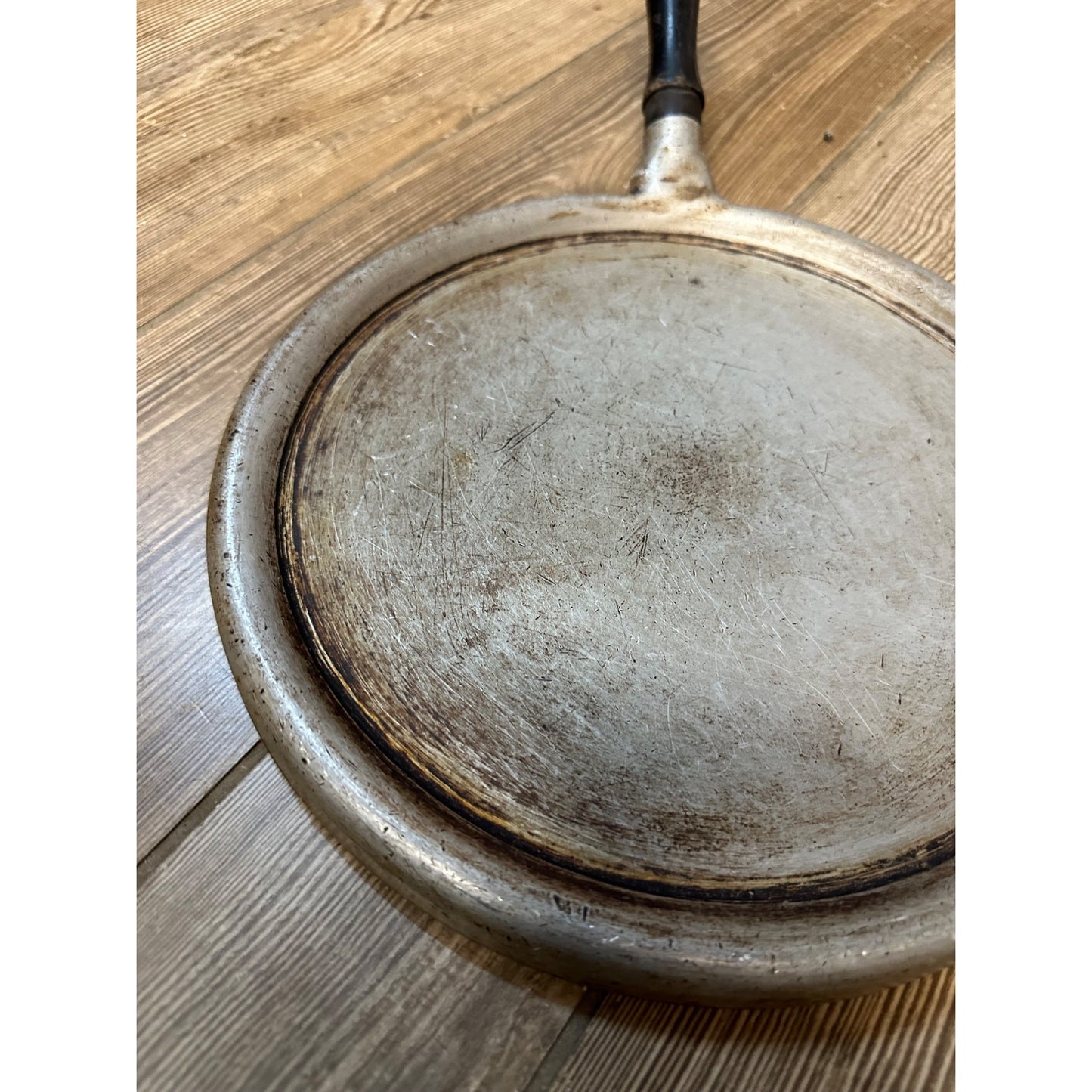 Vintage Cast Aluminum 10" Round Griddle w/ Wood Handle