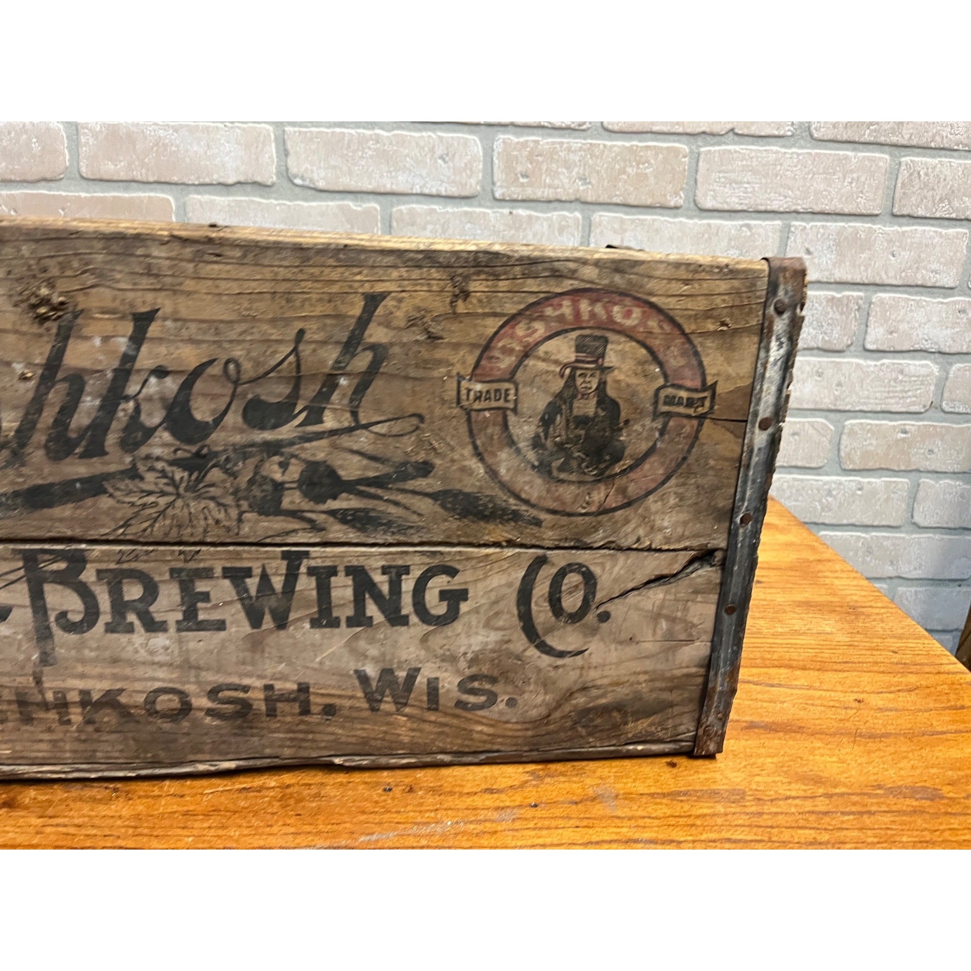 Pre-Prohibition Vintage Oshkosh Brewing Co. Chief Oshkosh Wood Beer Crate Box