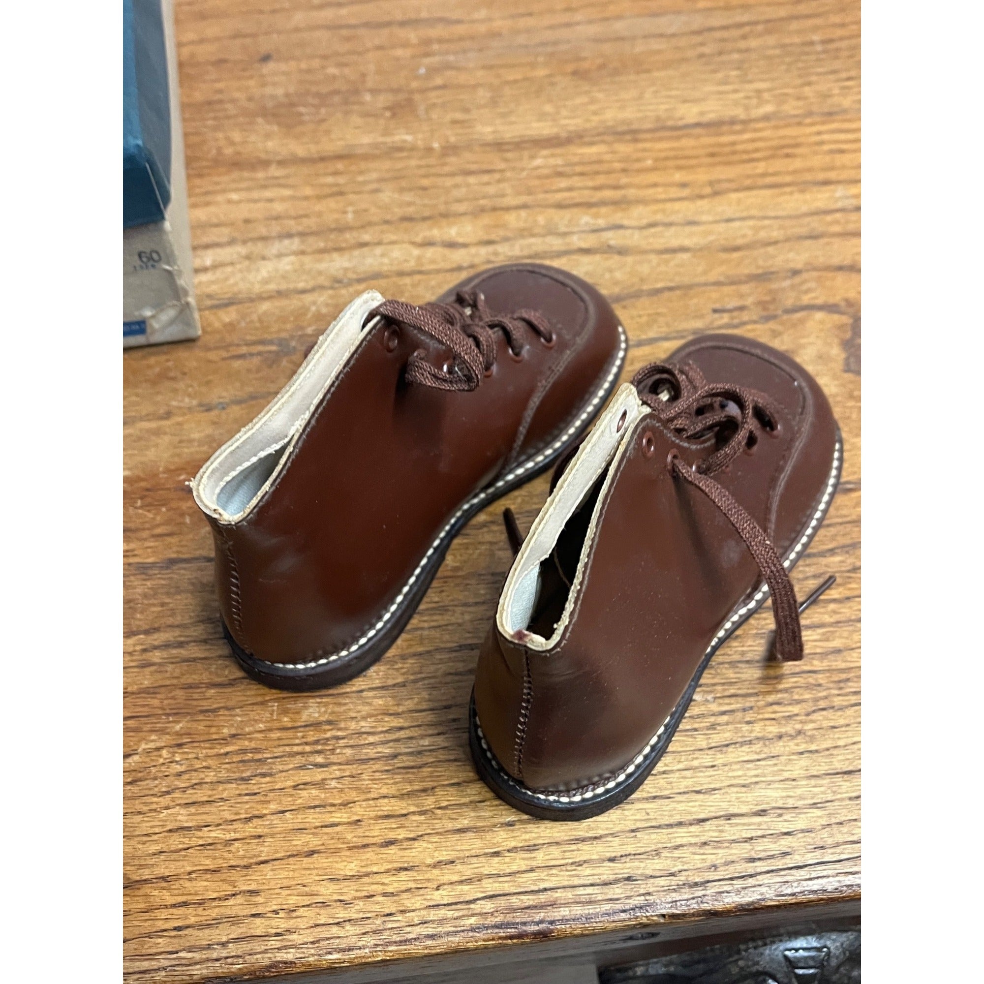 Vintage Birth-Right Baby Shoes Infant Size Endicott Co. Brown Elk Original Box