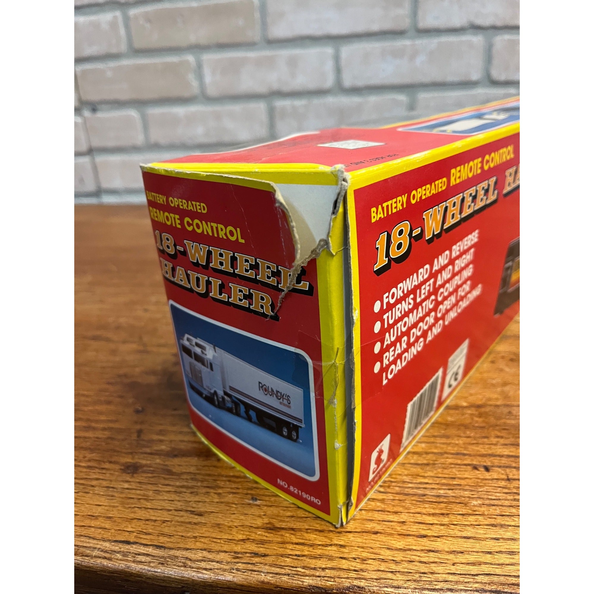 1993 Scientific Toys 18 Wheel Hauler Remote Control Roundys RARE! New in Box