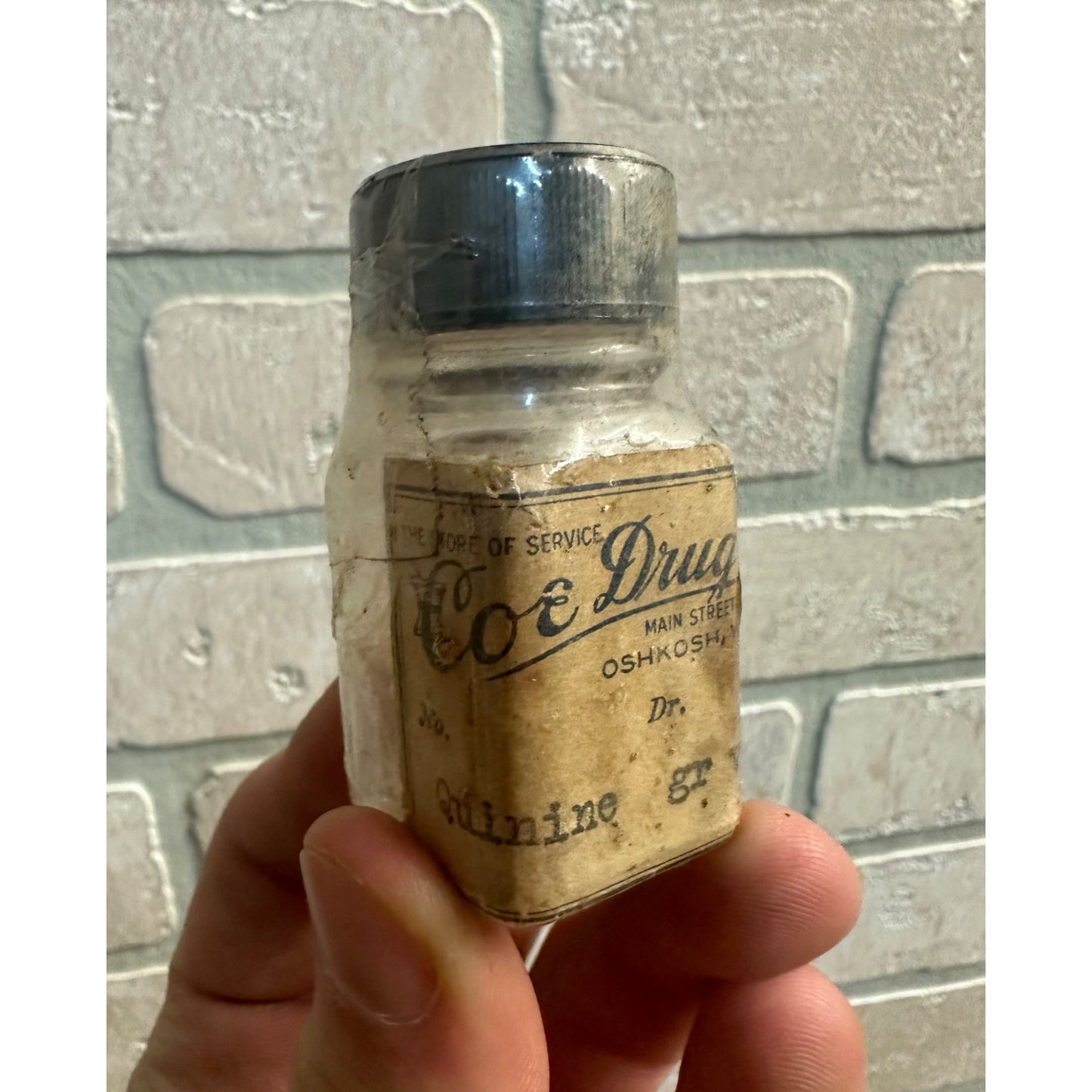 Vintage 1930s Coe Drug Co (Oshkosh Wis) Quinine Medicine Bottle w/ Label