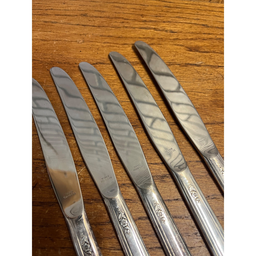 Vintage Oneida Community Stainless Tudor Plate "Queen Bess" Pattern Set of Five (5) Butter Knives