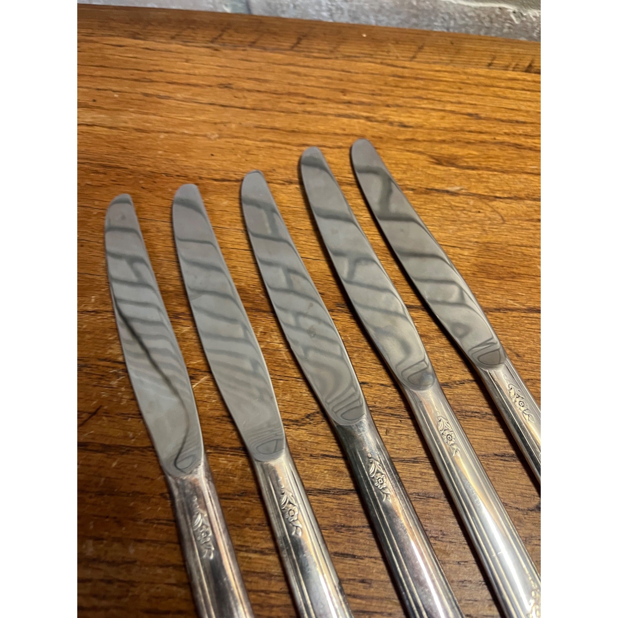 Vintage Oneida Community Stainless Tudor Plate "Queen Bess" Pattern Set of Five (5) Butter Knives