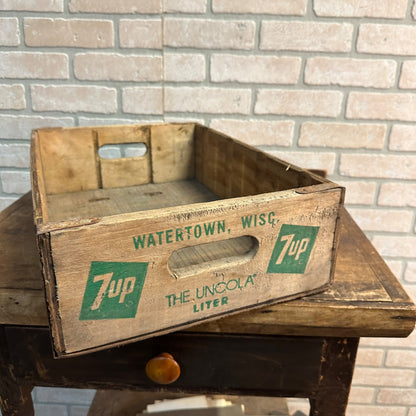 Vintage 1977 Wood Crate 7UP Dot 24-pack Case Carrier Watertown Wisconsin Box