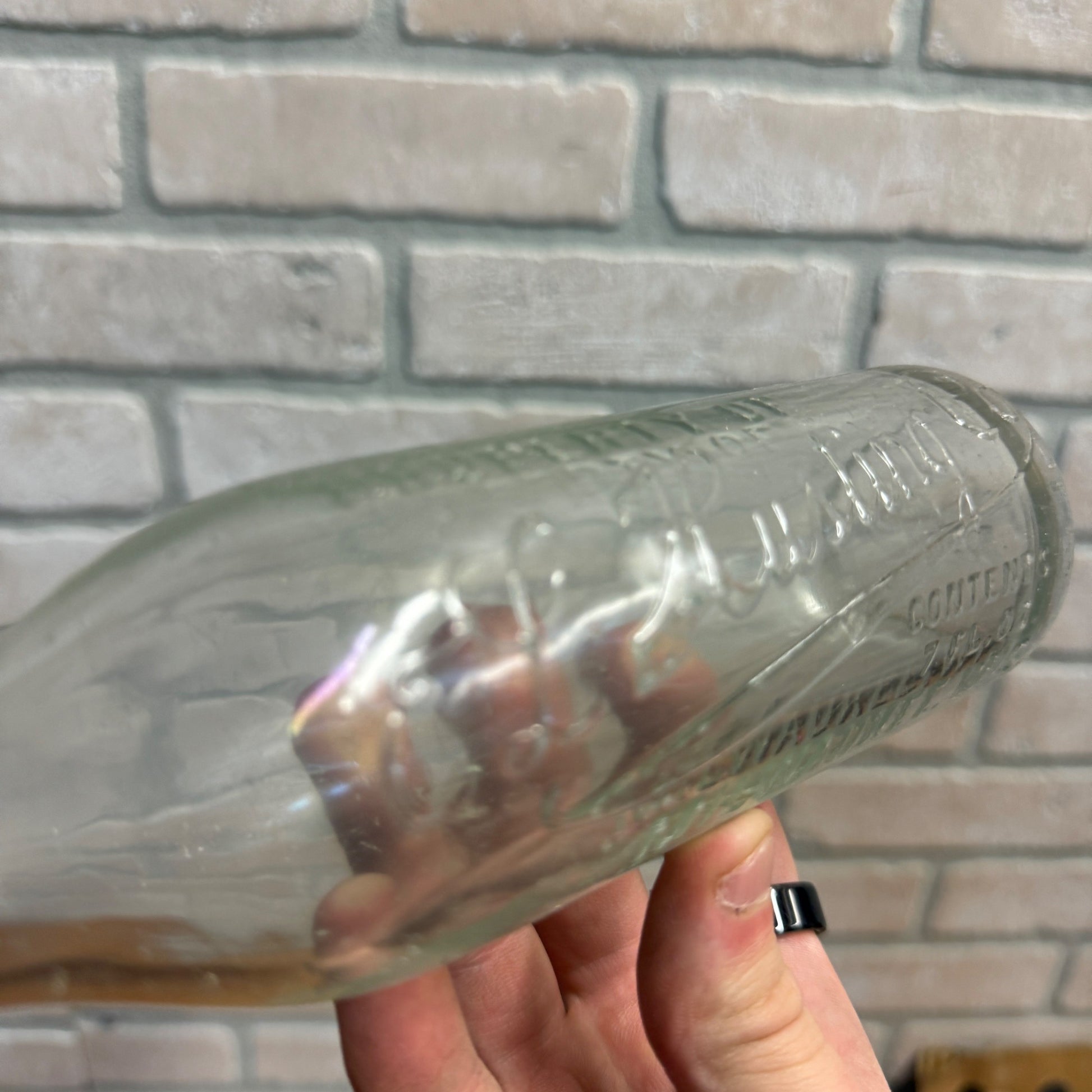 Vintage 1920s E.L. Husting Co. Embossed Soda Bottle Milwaukee Wisconsin 7oz