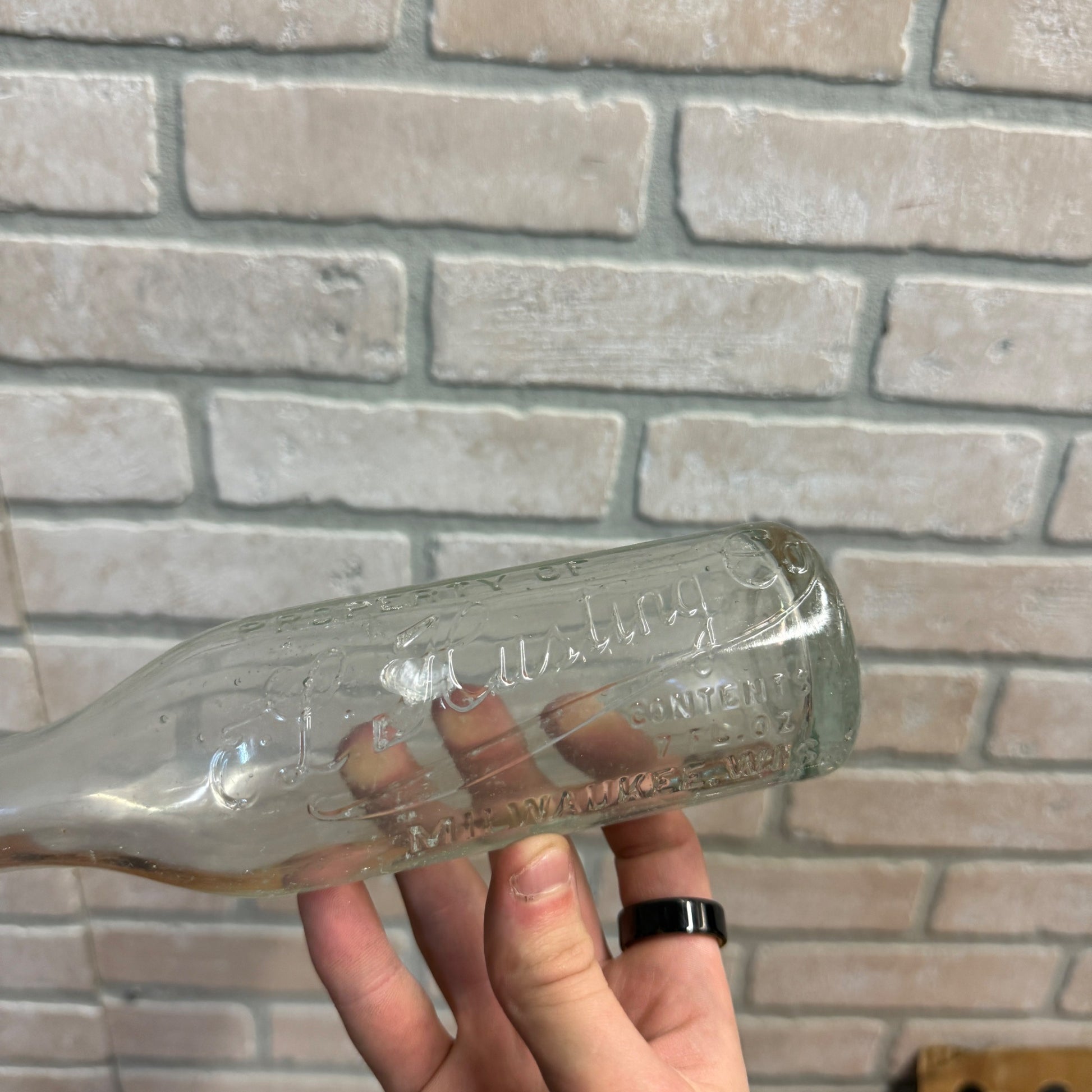 Vintage 1920s E.L. Husting Co. Embossed Soda Bottle Milwaukee Wisconsin 7oz