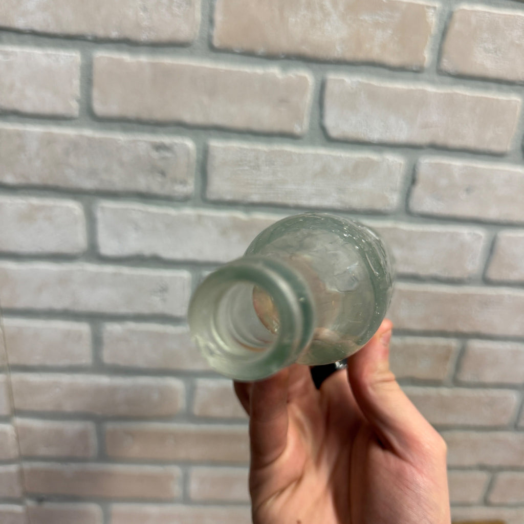 Vintage 1920s E.L. Husting Co. Embossed Soda Bottle Milwaukee Wisconsin 7oz