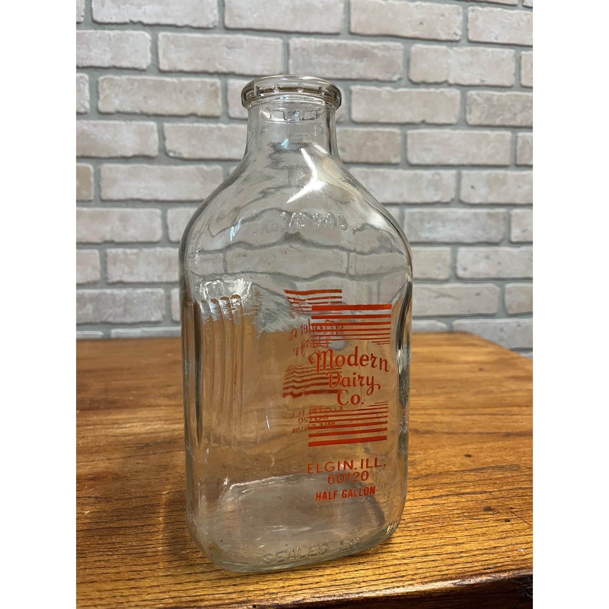 Vintage Modern Dairy Co. Milk Bottle Elgin IL Illinois Half Gallon Glass Jug