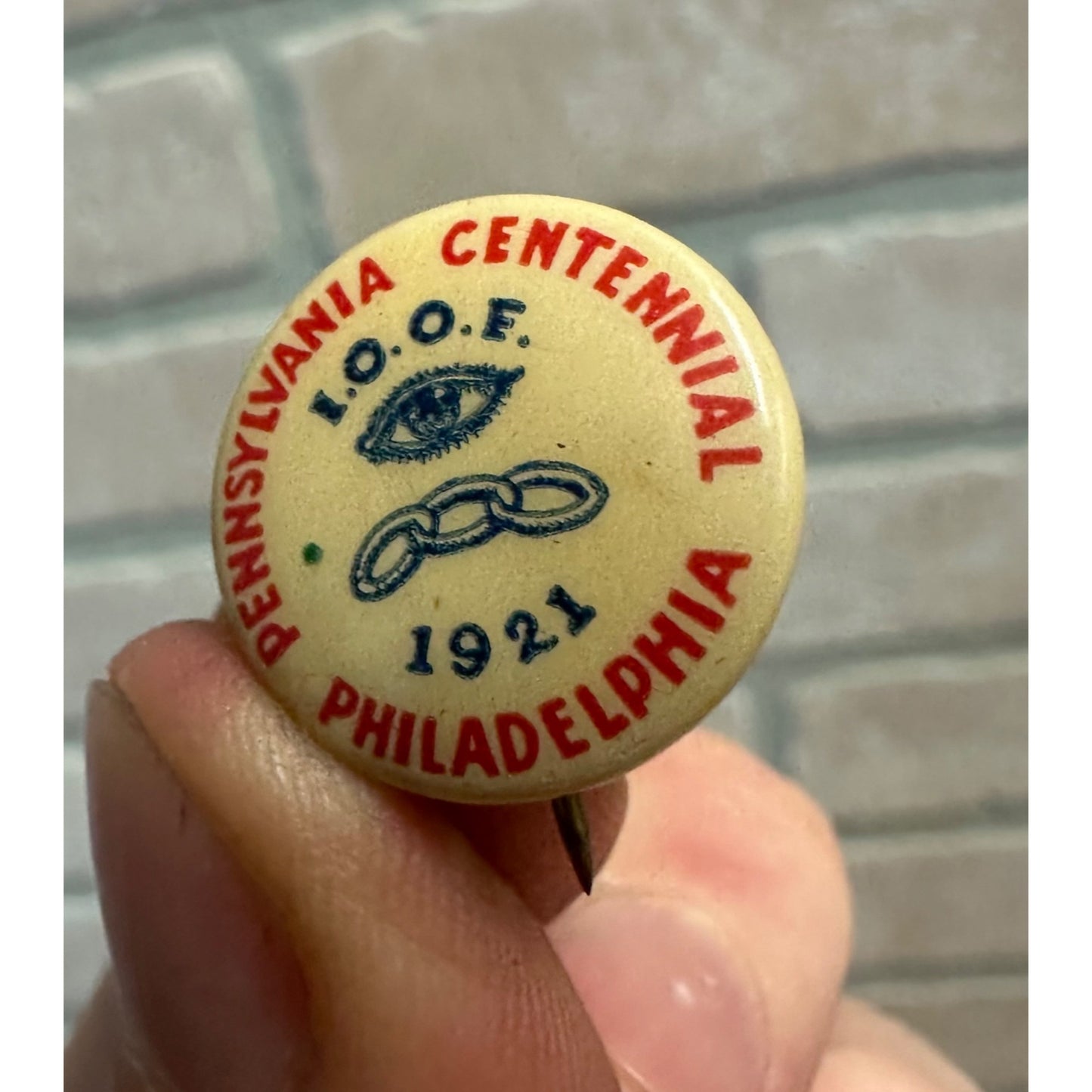 Odd Fellows Fraternal Order (IOOF) Pennsylvania 1921 Centennial Button Pin Philadelphia