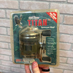 Eagle Claw Titan TSC200C Spincast Reel New Old Stock