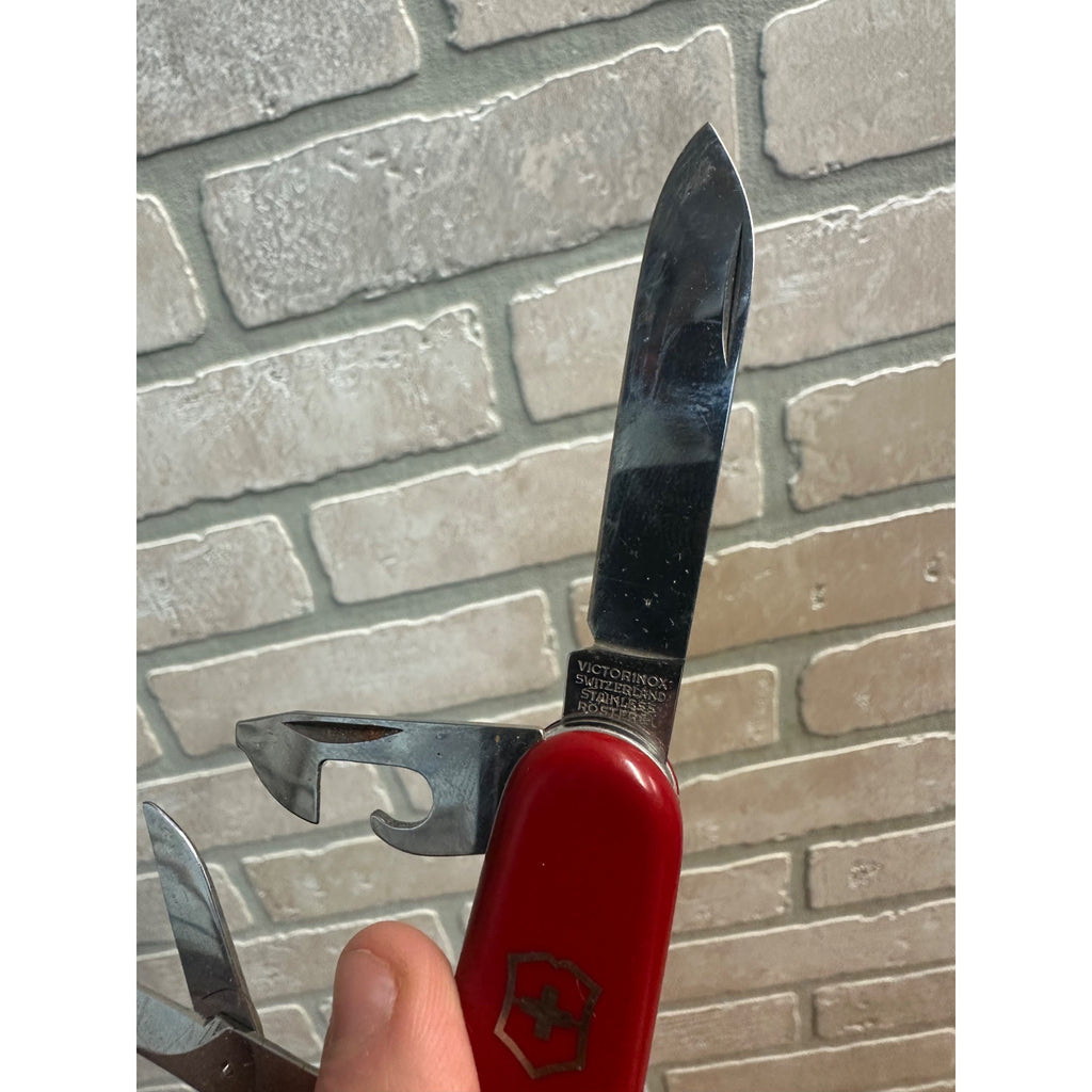 Victorinox Swiss Army Knife Officer Suisse Multi-Tool Red 3-1/2" - Excellent
