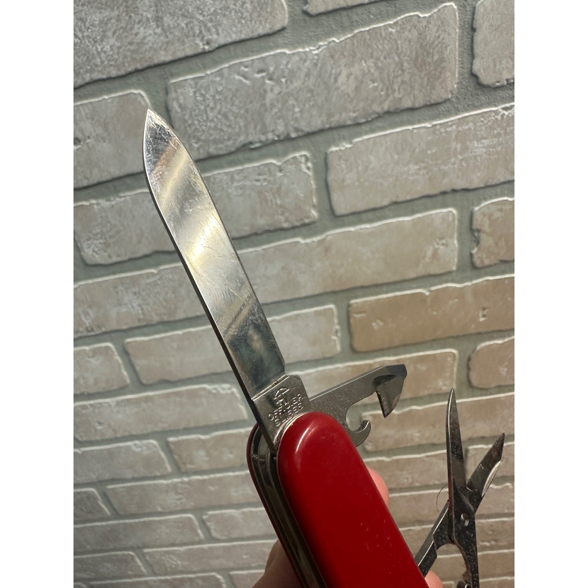 Victorinox Swiss Army Knife Officer Suisse Multi-Tool Red 3-1/2" - Excellent