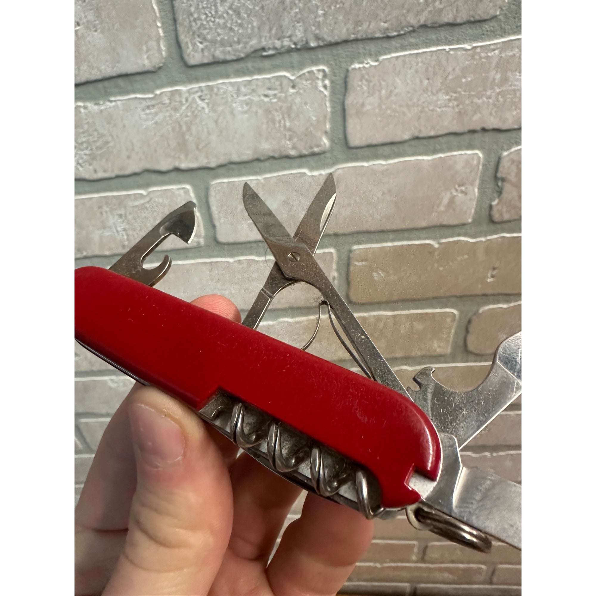 Victorinox Swiss Army Knife Officer Suisse Multi-Tool Red 3-1/2" - Excellent