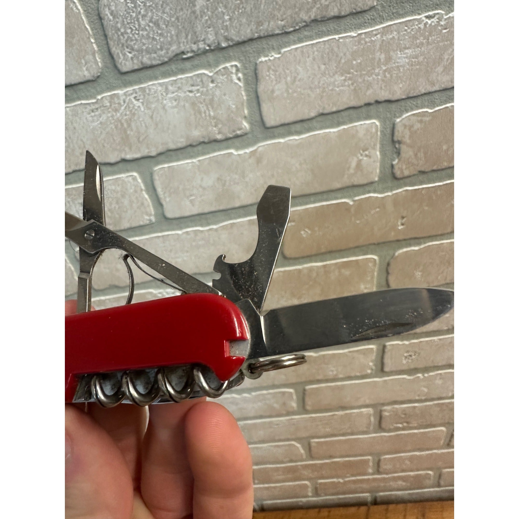 Victorinox Swiss Army Knife Officer Suisse Multi-Tool Red 3-1/2" - Excellent