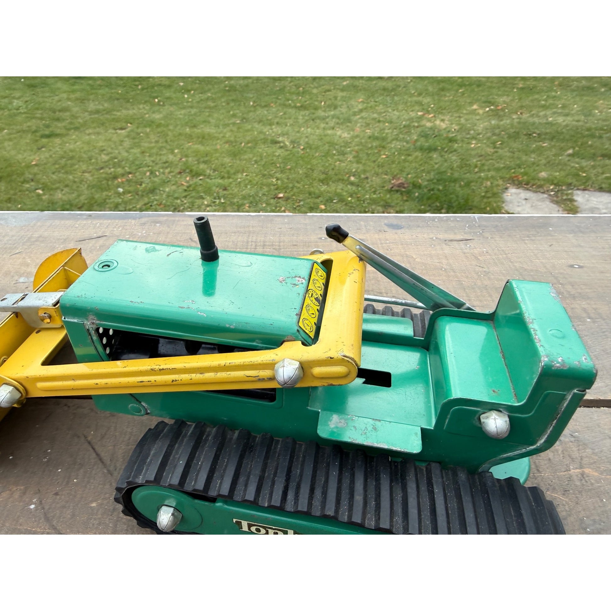 Vintage Tonka Loader Construction Green & Yellow Pressed Steel Toy #402