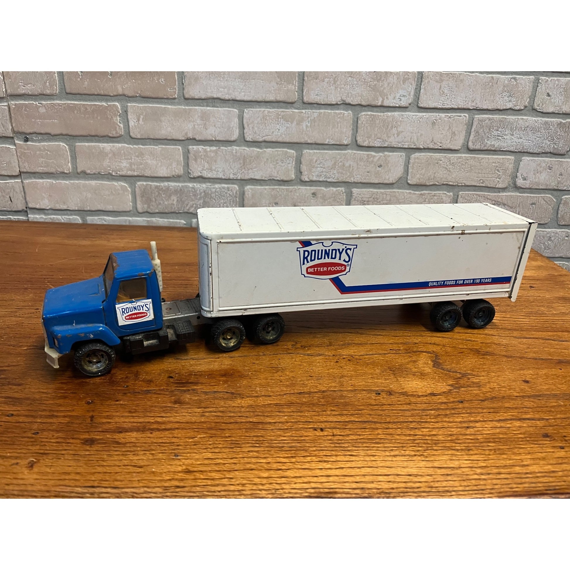Vintage Roundy's Better Foods Grocery Store Delivery Smei Truck - Ertl Toy 19.5"