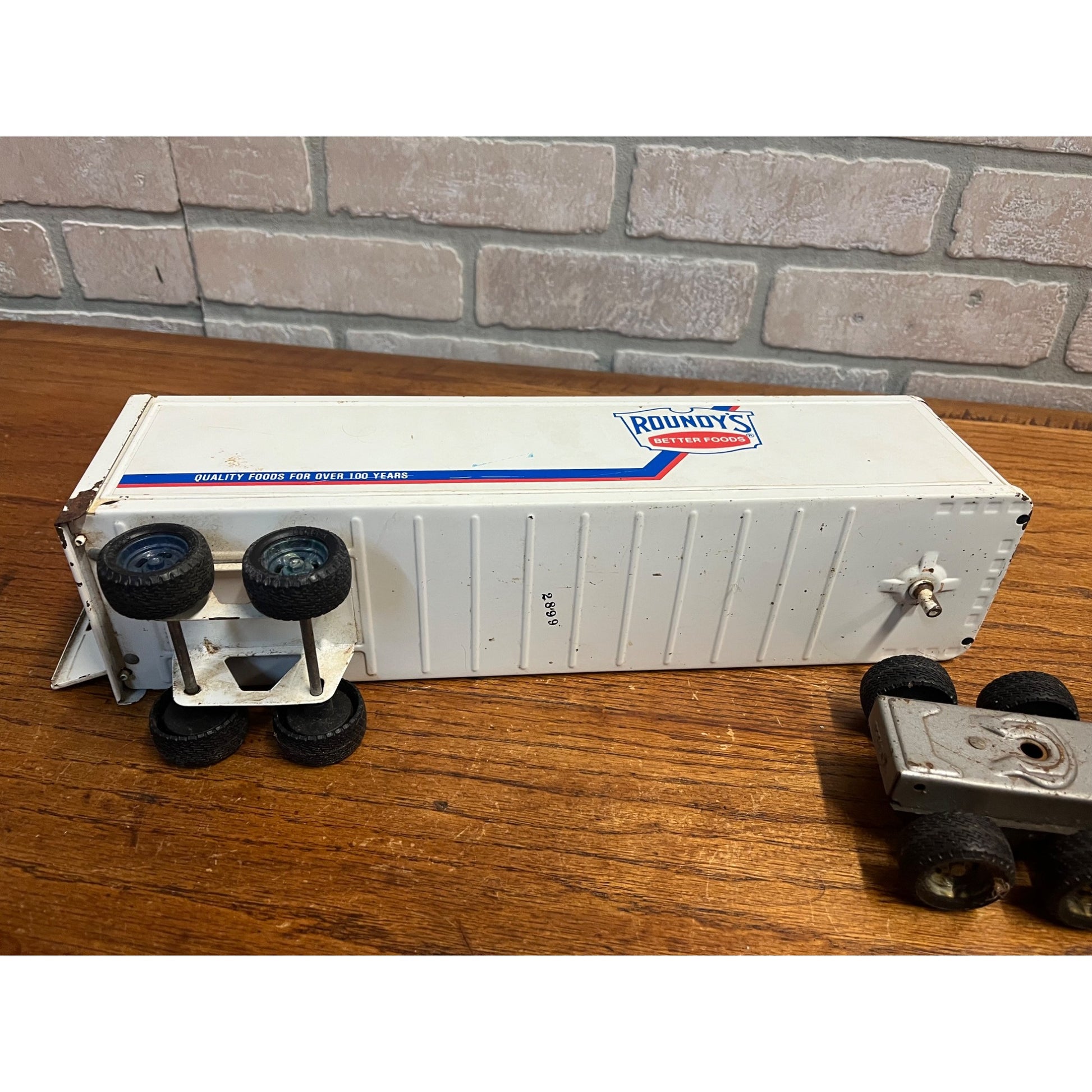 Vintage Roundy's Better Foods Grocery Store Delivery Smei Truck - Ertl Toy 19.5"