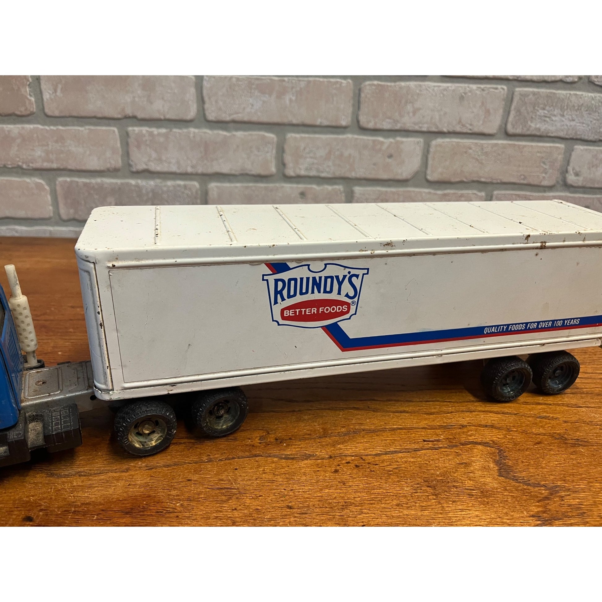 Vintage Roundy's Better Foods Grocery Store Delivery Smei Truck - Ertl Toy 19.5"
