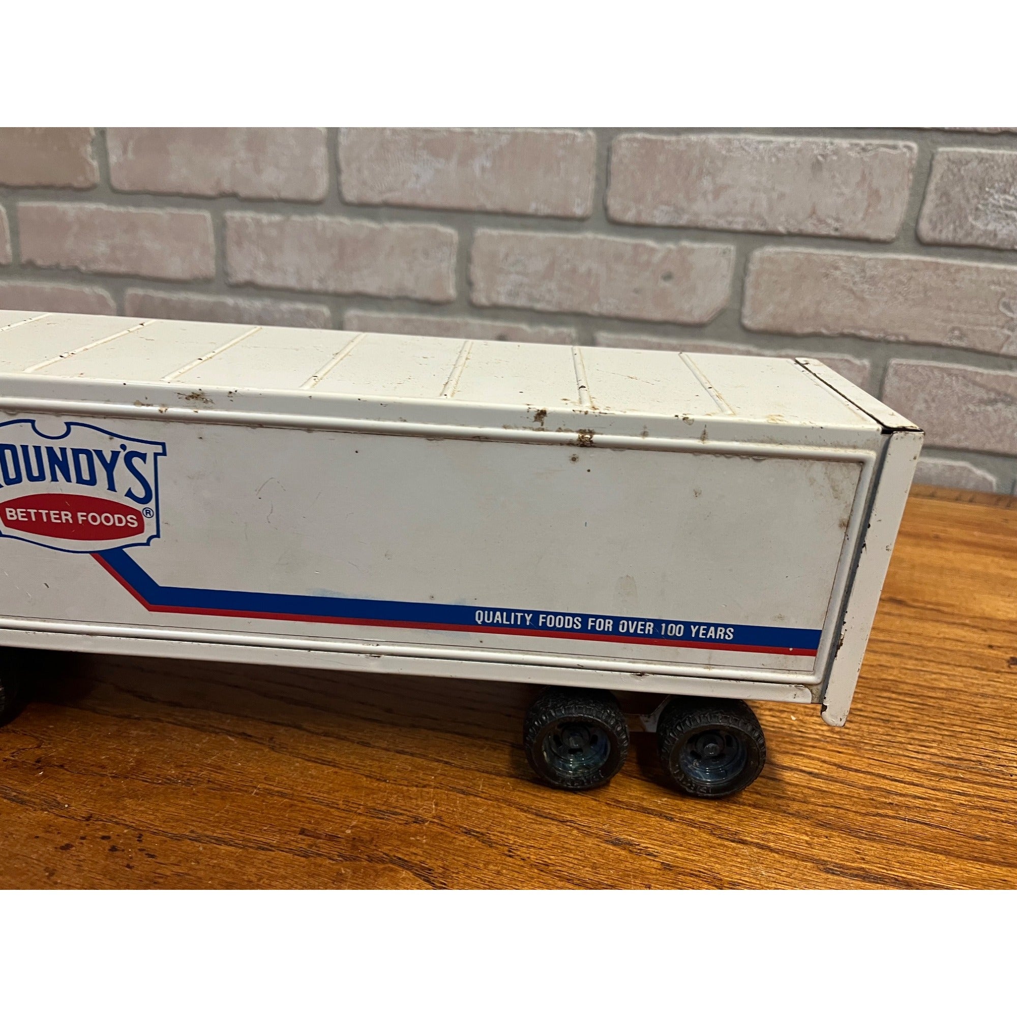 Vintage Roundy's Better Foods Grocery Store Delivery Smei Truck - Ertl Toy 19.5"