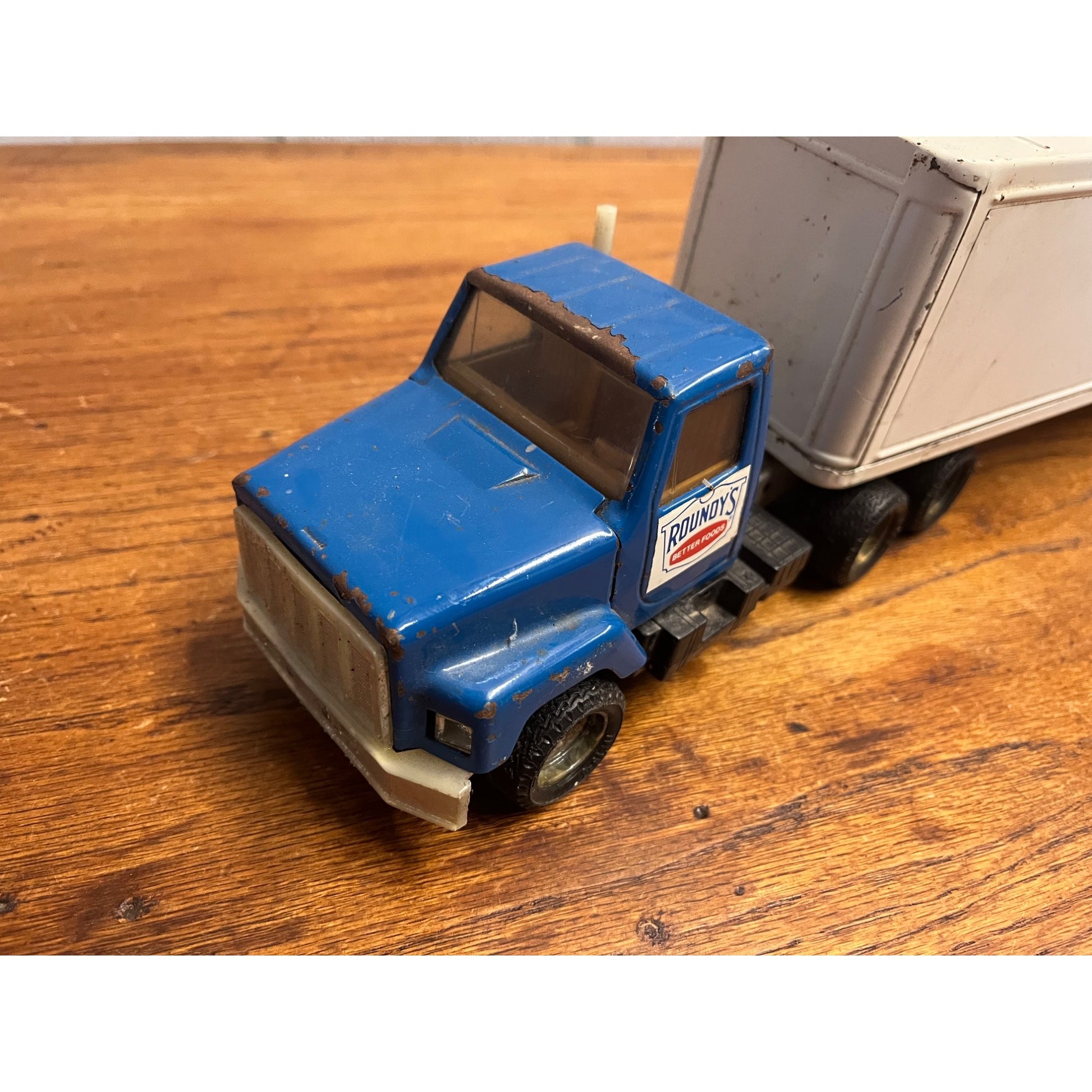 Vintage Roundy's Better Foods Grocery Store Delivery Smei Truck - Ertl Toy 19.5"