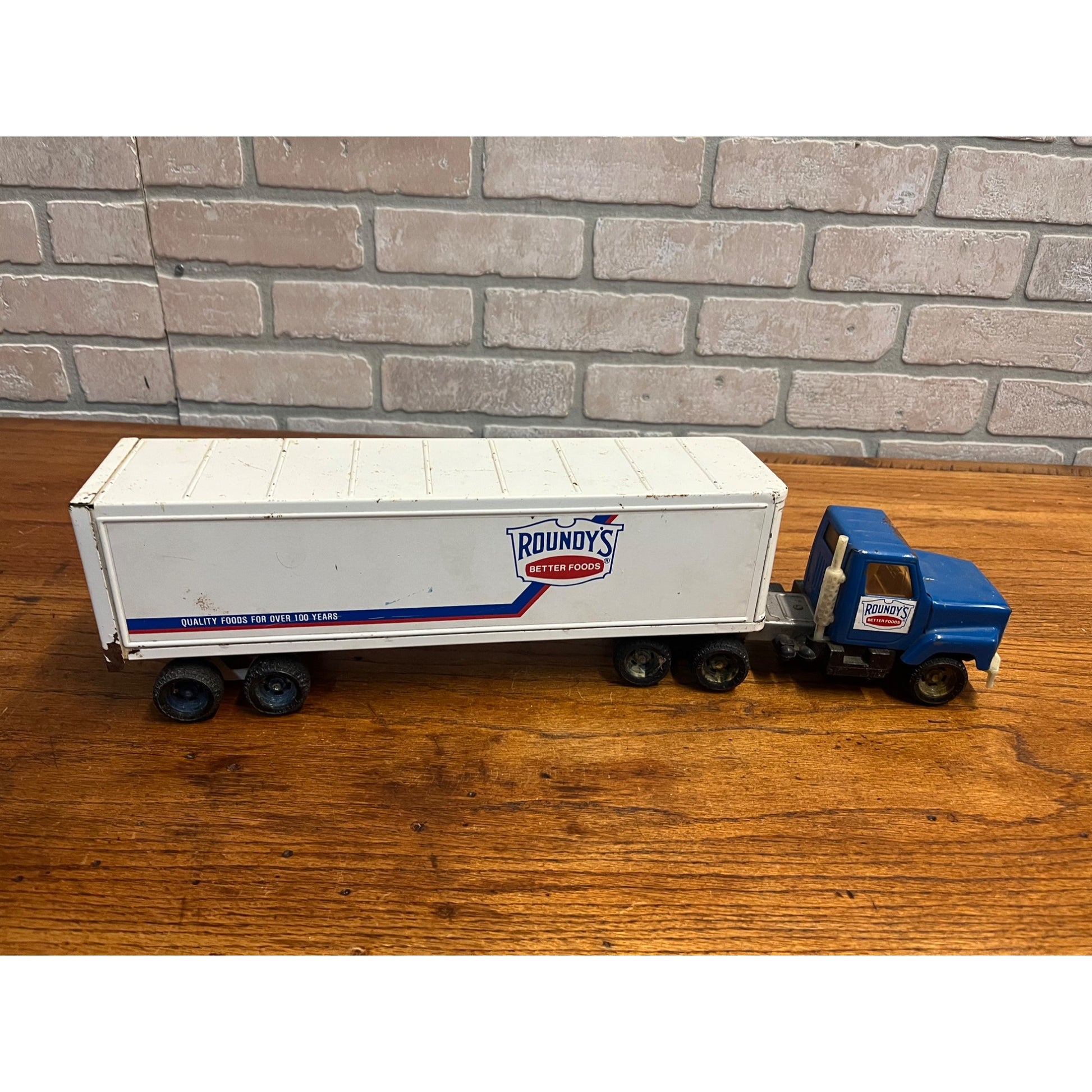 Vintage Roundy's Better Foods Grocery Store Delivery Smei Truck - Ertl Toy 19.5"