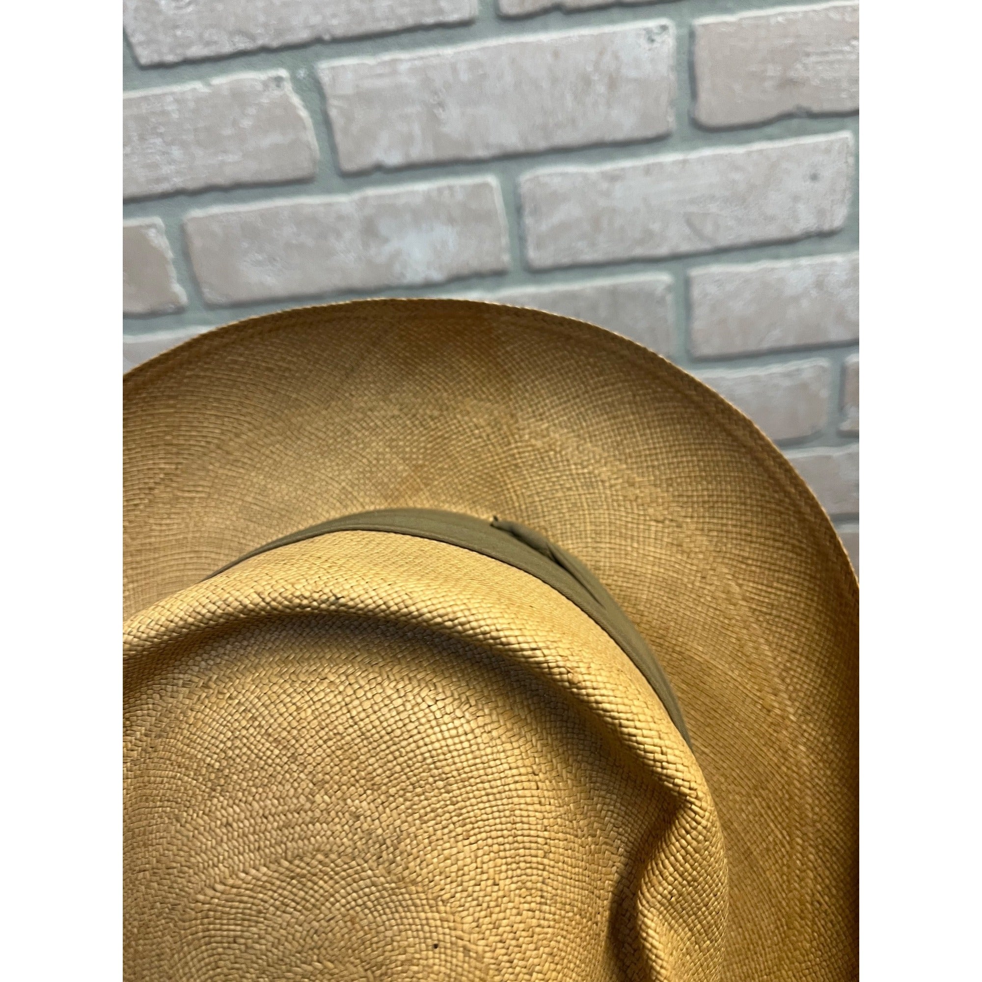Vintage Sisson's Milwaukee Fine Panama Straw Gambler Hat Telescope Crown 7-1/8 "Pana Cool"