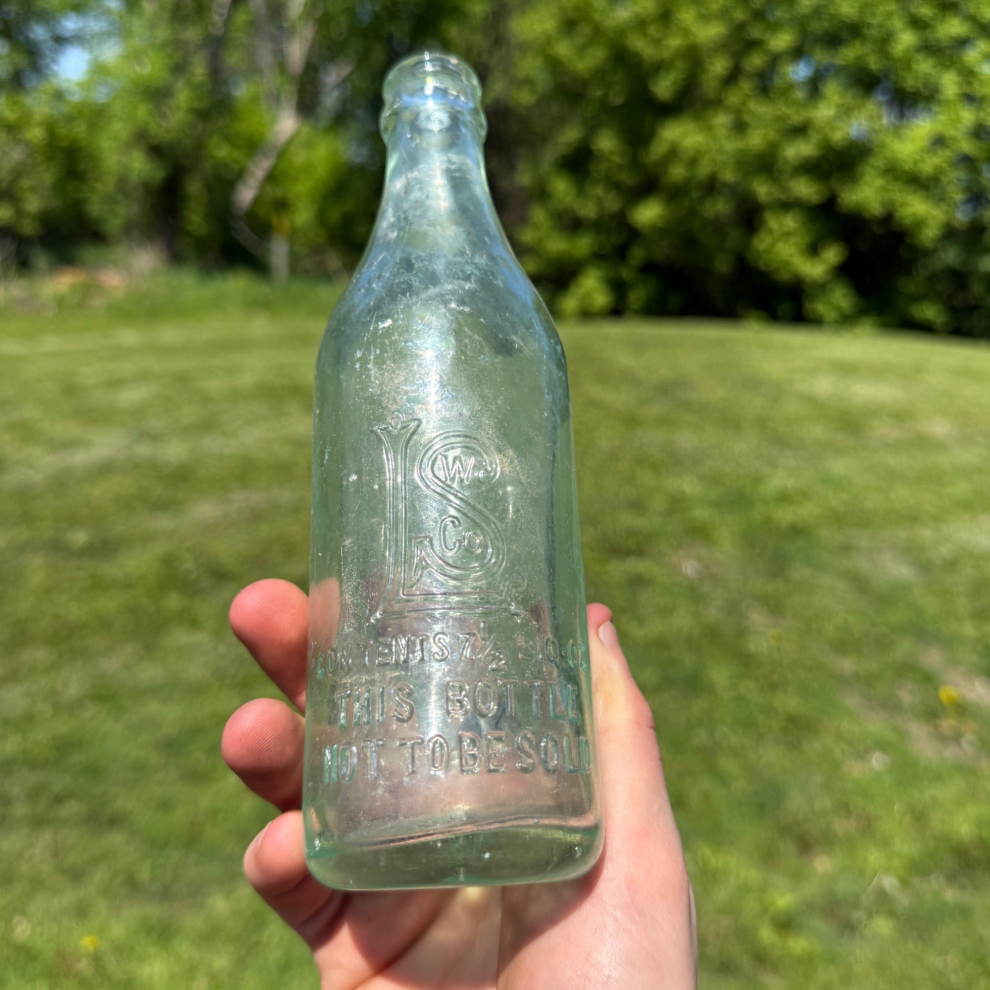 Vintage Lincoln Soda Water Co. Crown Top Milwaukee WIS Wi Aqua Soda Bottle