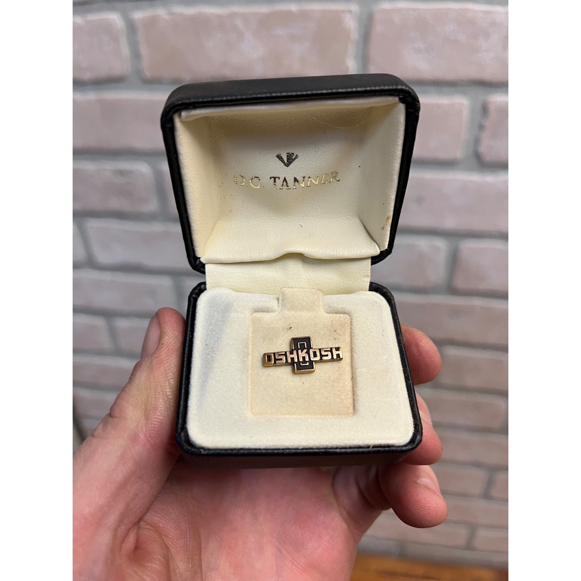 Vintage Oshkosh Truck Defense 1/10th 10kt Gold tie pin employee service award