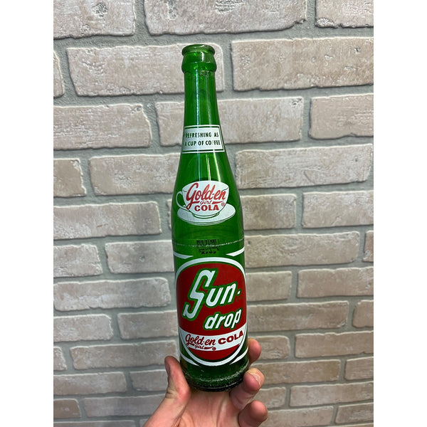 SCARCE 14 oz SUN DROP GOLDEN GIRL Cola soda bottle ACL 1958 SHAWANO WISCONSIN