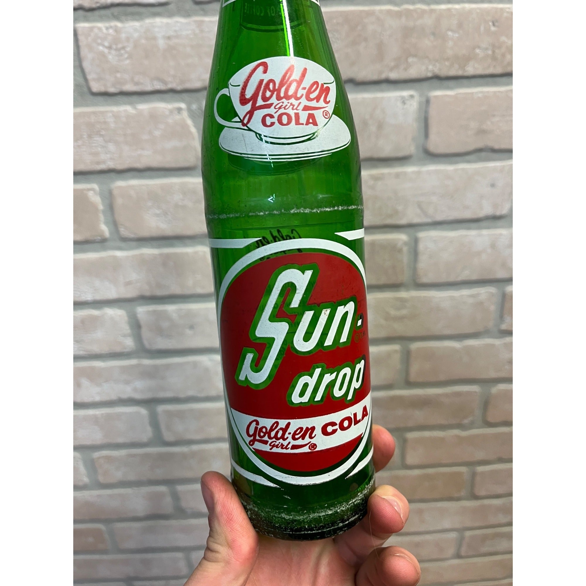SCARCE 14 oz SUN DROP GOLDEN GIRL Cola soda bottle ACL 1958 SHAWANO WISCONSIN