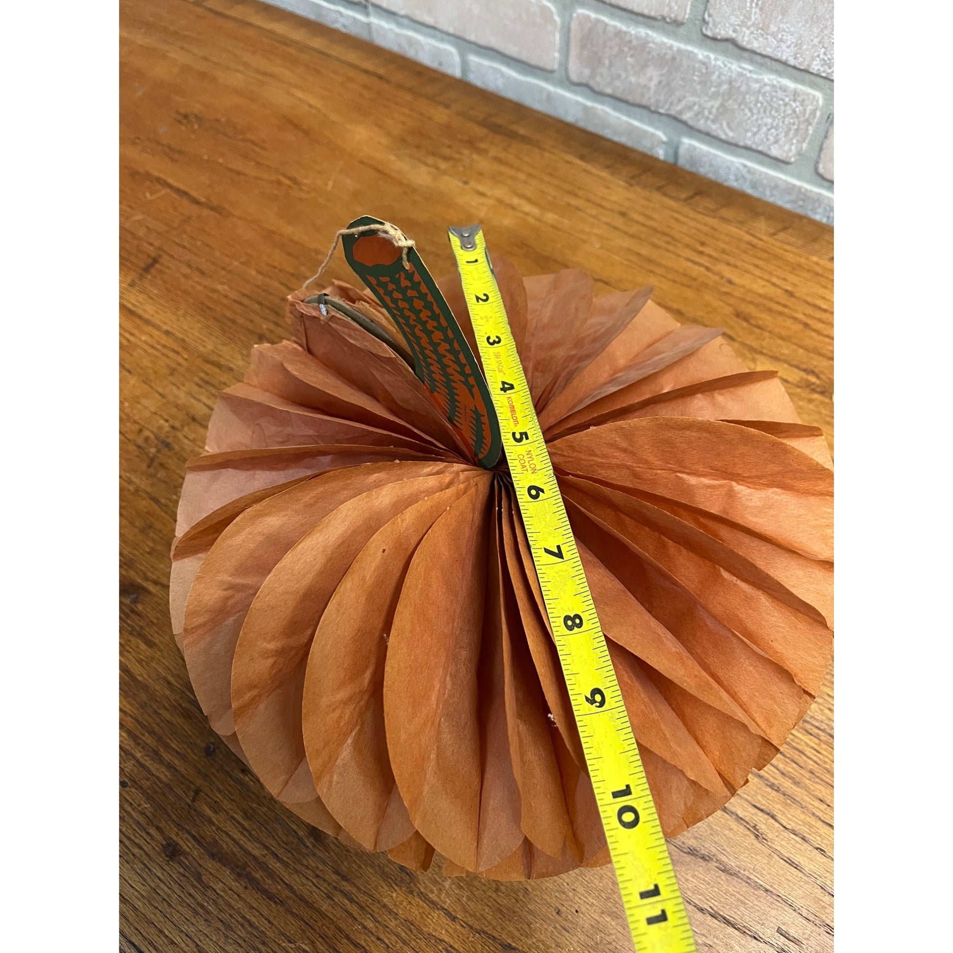 Vintage Halloween Accordion Besitle 1970s Pumpkin Honeycomb Party Decoration