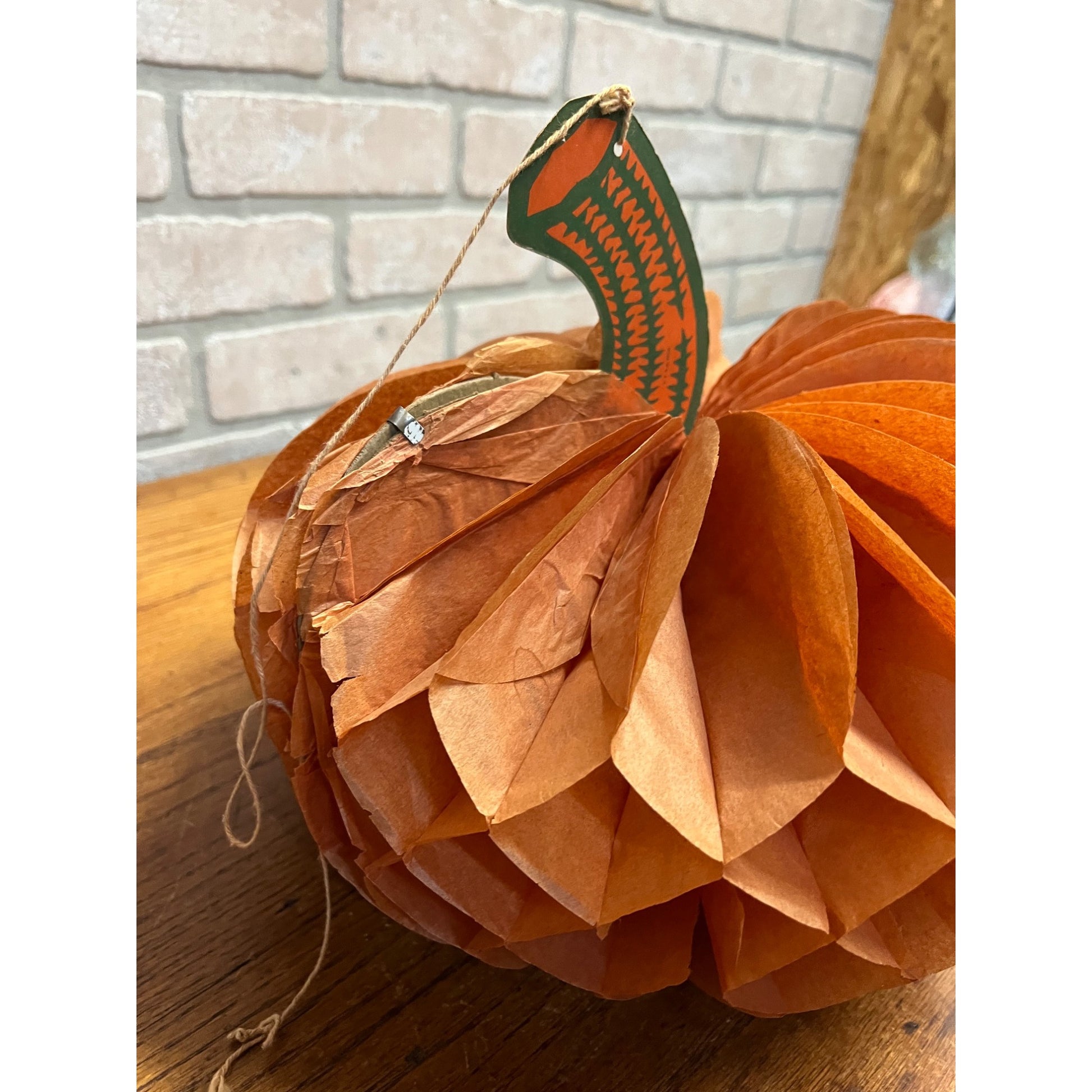 Vintage Halloween Accordion Besitle 1970s Pumpkin Honeycomb Party Decoration