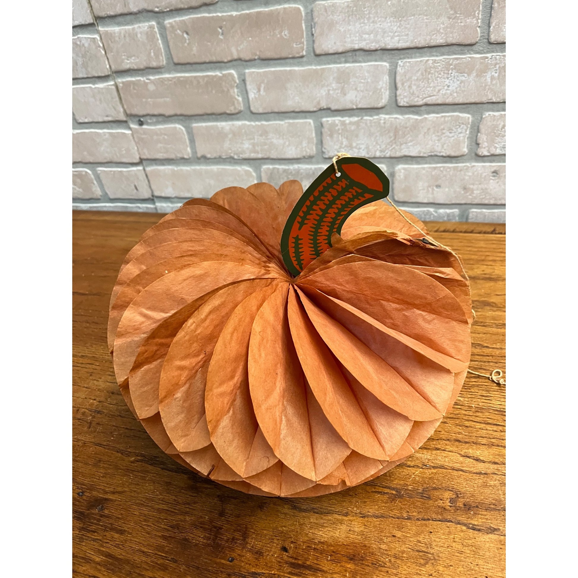 Vintage Halloween Accordion Besitle 1970s Pumpkin Honeycomb Party Decoration