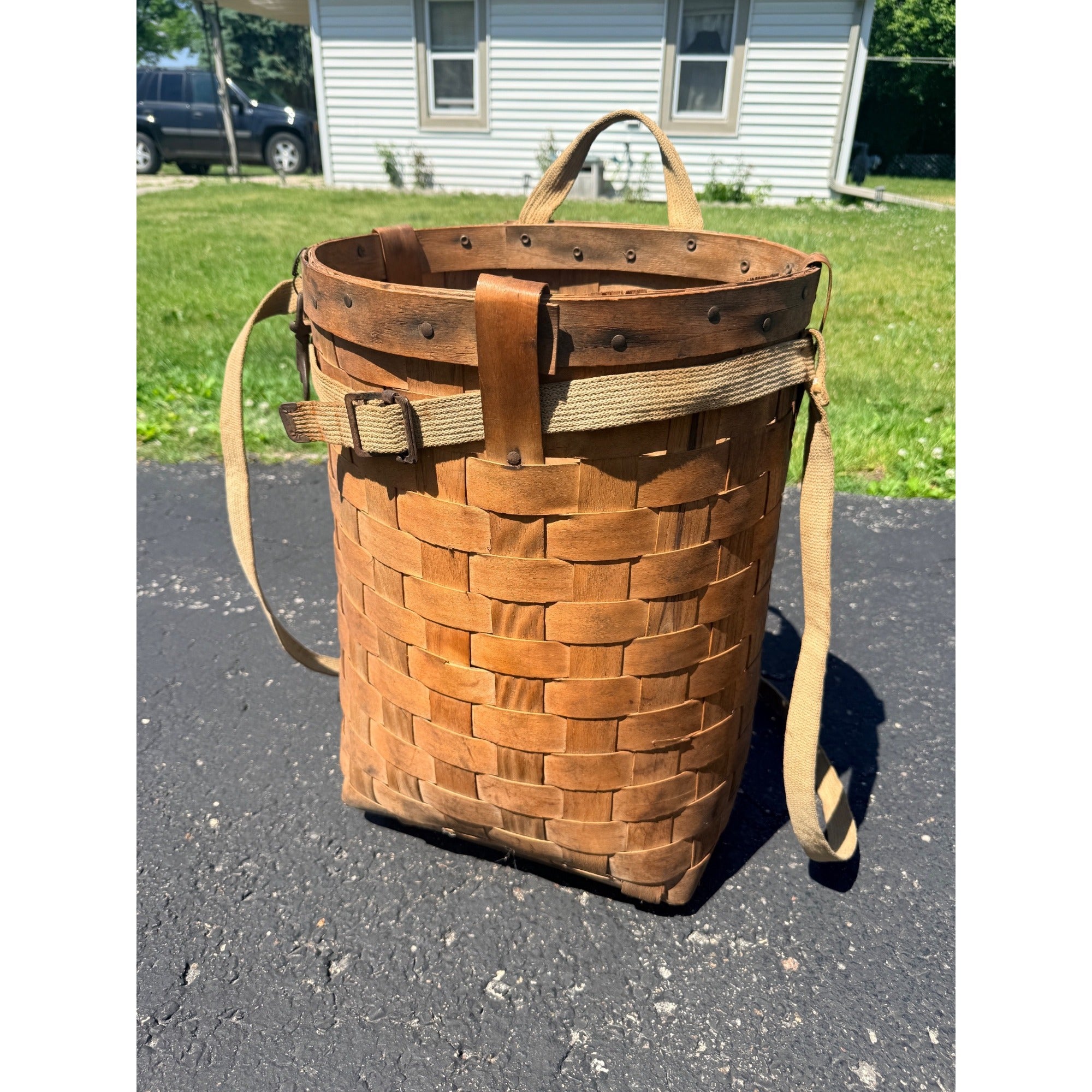 Antique Early Adirondack Trapper Back Pack Basket Original Straps Amazing Shape
