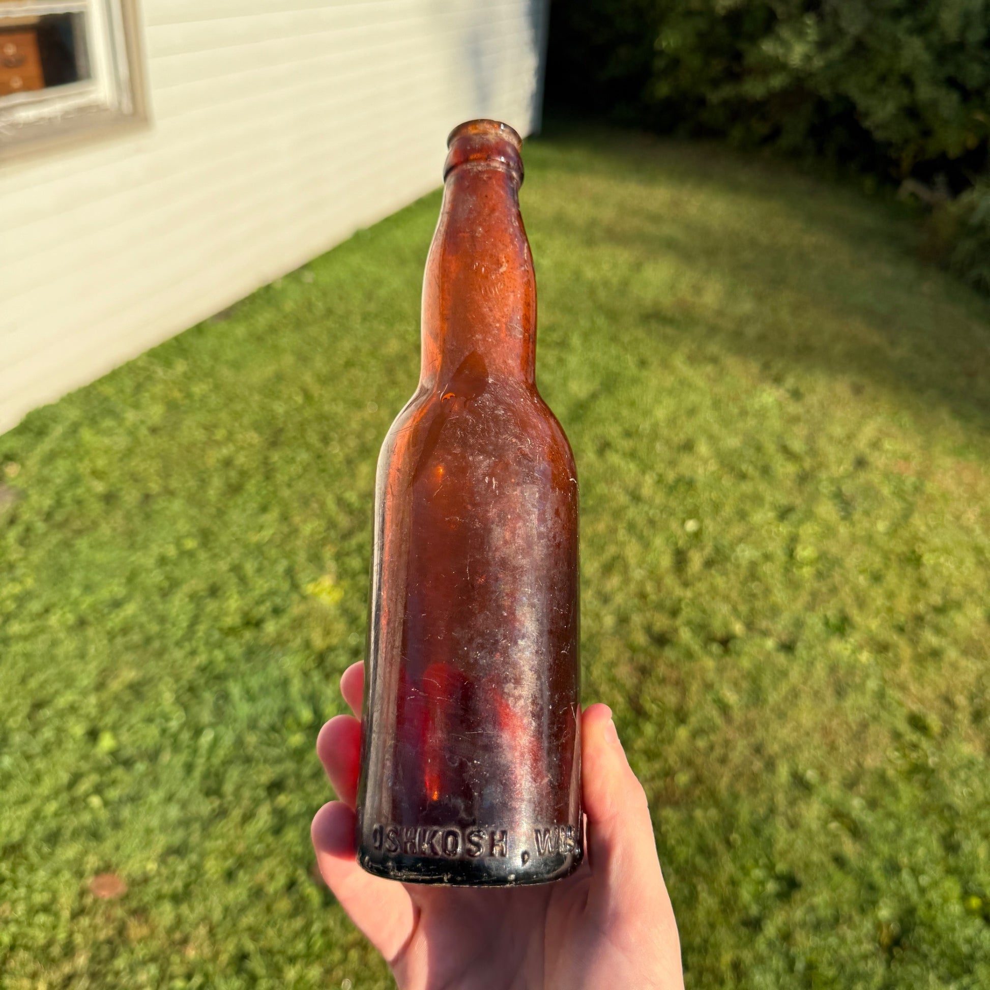 Vintage People's Beer Brewing Oskhosh Wisconsin Wis Beer Bottle Bottom Embossed