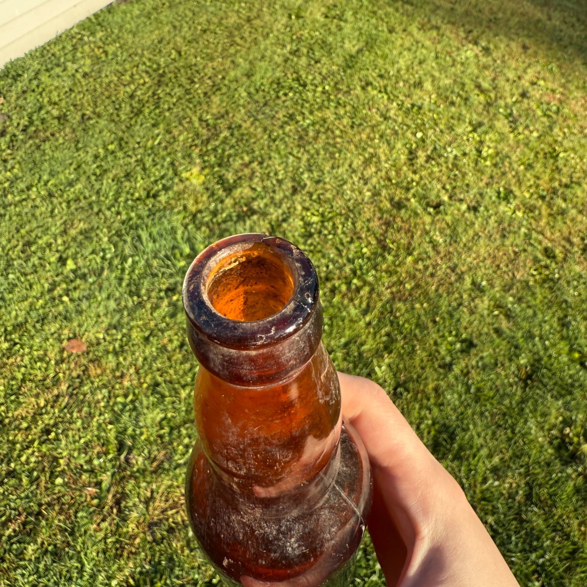 Vintage People's Beer Brewing Oskhosh Wisconsin Wis Beer Bottle Bottom Embossed