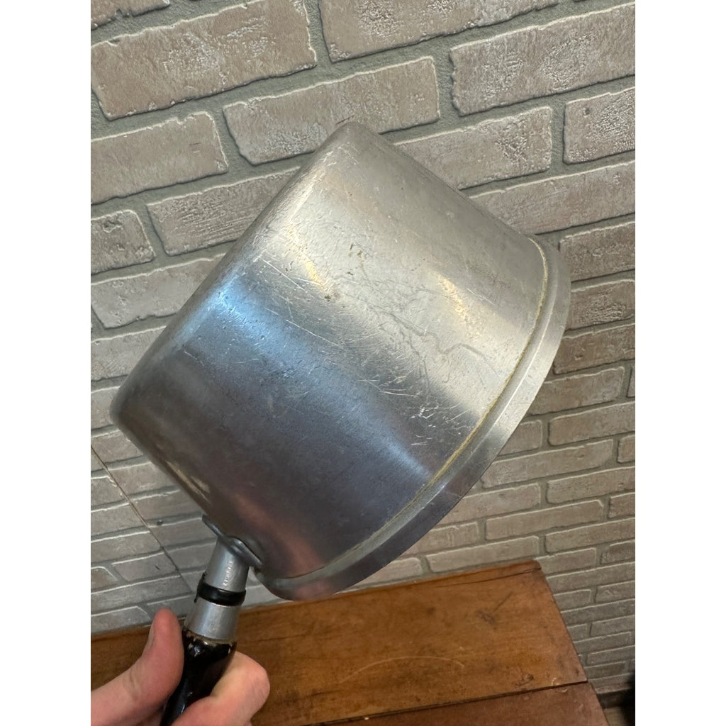 VTG WEAR-EVER ALUMINUM NO. 226 SAUCEPAN 1 1/2 QUART WOOD HANDLE W/LID