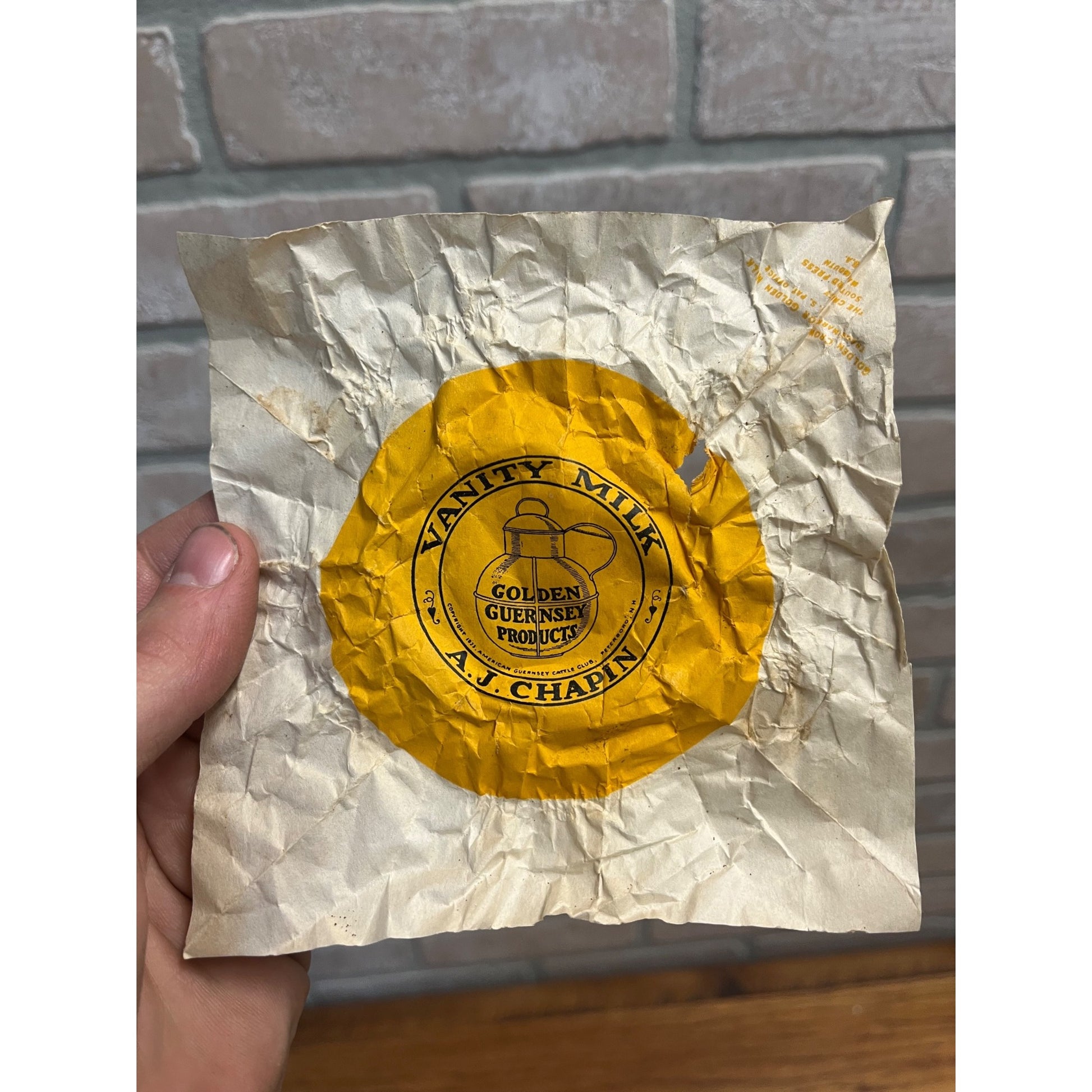 RARE Vintage AJ Chapin Golden Guernsey Dairy Paper Milk Bottle Cover Brandon Wis