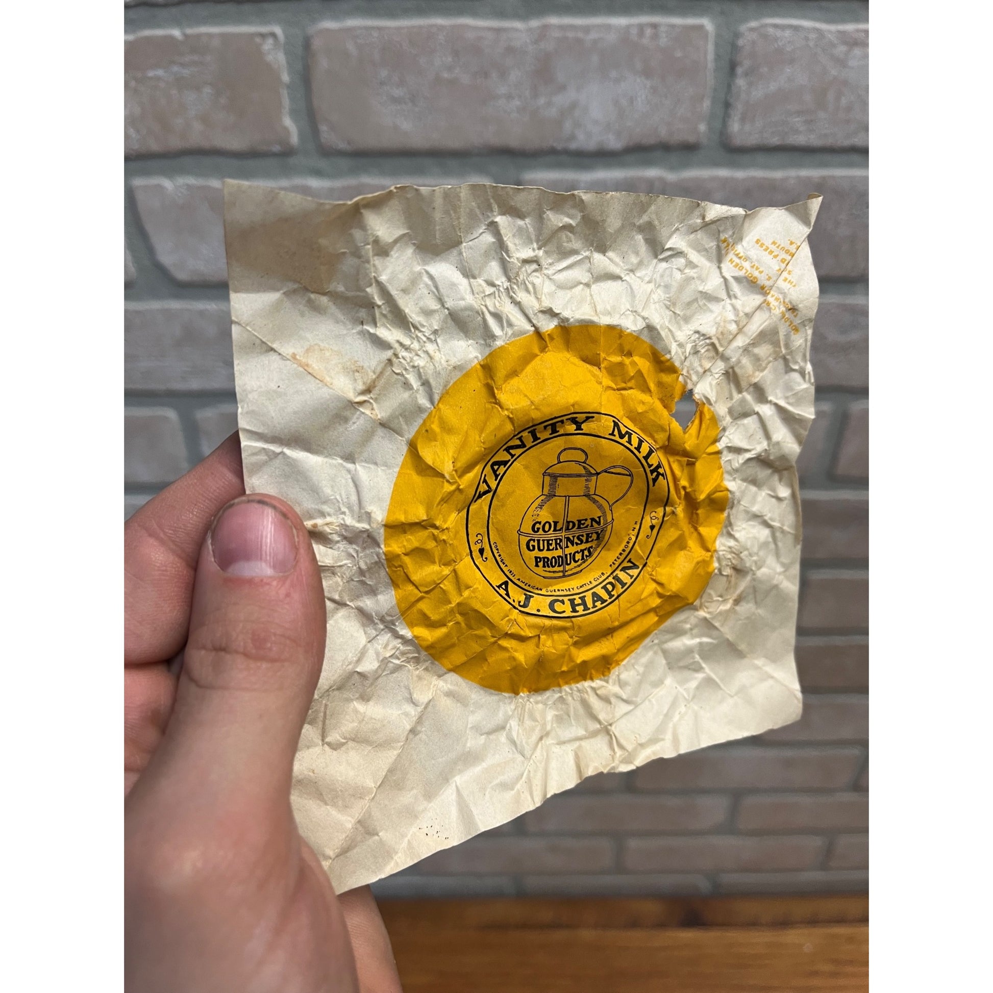 RARE Vintage AJ Chapin Golden Guernsey Dairy Paper Milk Bottle Cover Brandon Wis