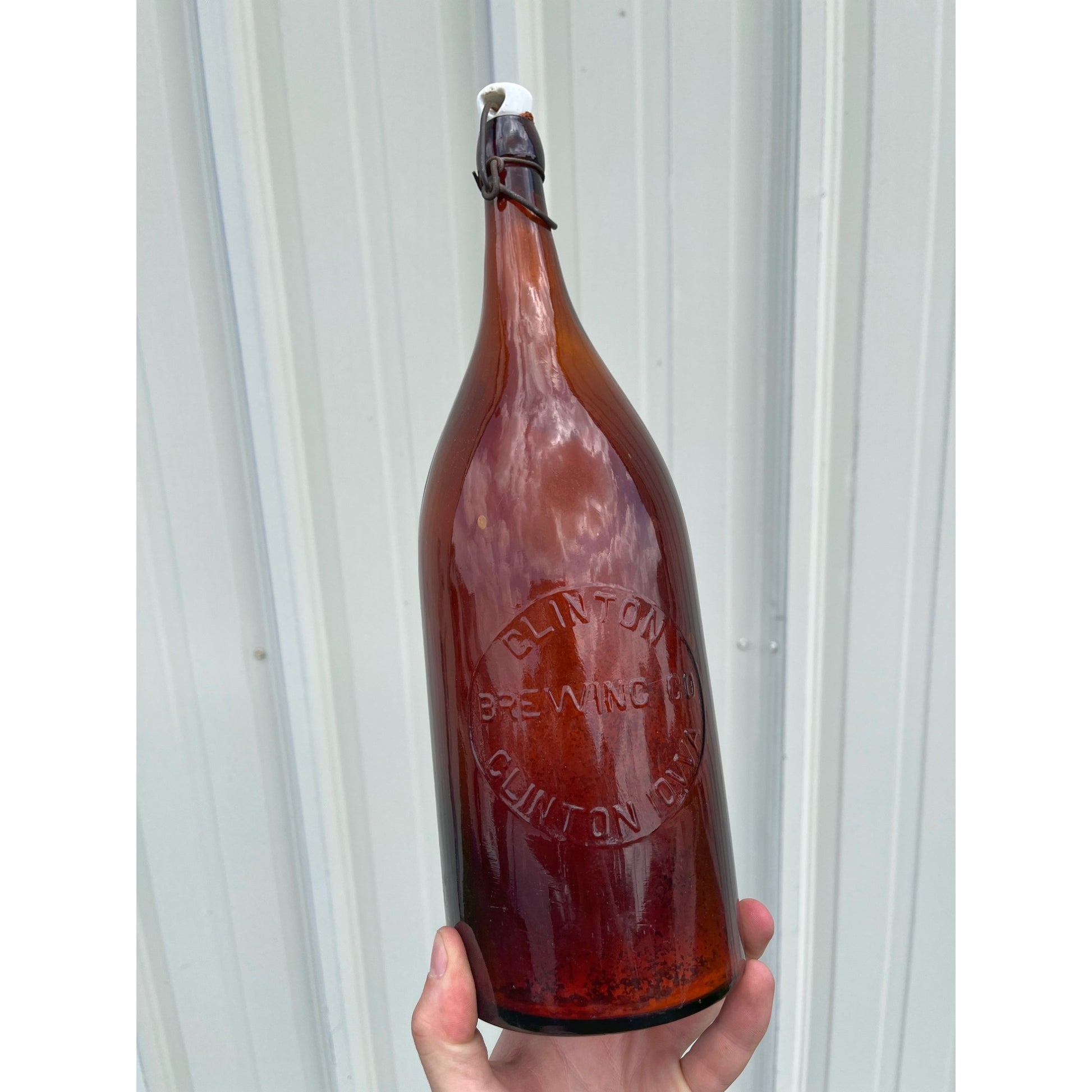 Pre-Pro Clinton Brewing Co. Iowa Amber Half Gallon Picnic Beer Blob Bottle