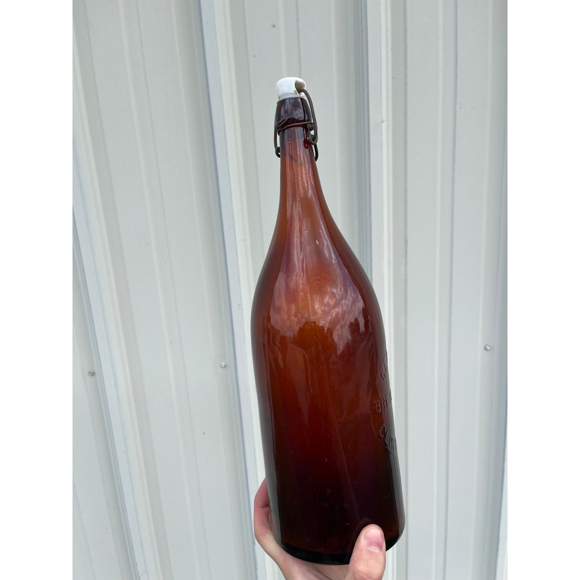 Pre-Pro Clinton Brewing Co. Iowa Amber Half Gallon Picnic Beer Blob Bottle