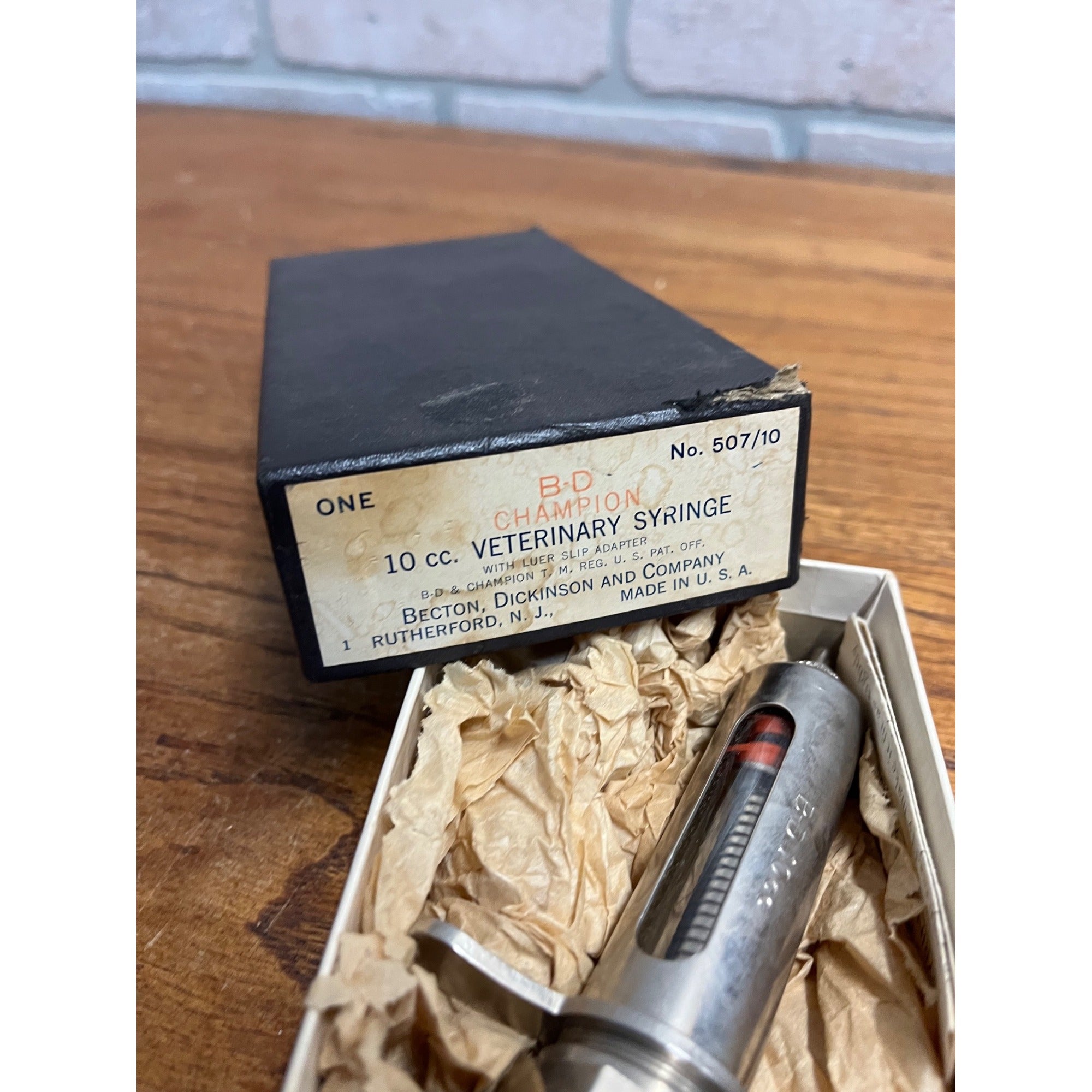 Vintage 1940s B-D Veterinary Syringe No. 507/10 Becton-Dickinson Co. w/ Box
