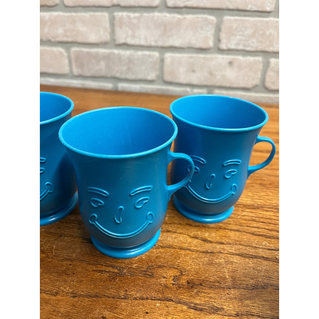 Vintage 1984 Kool-Aid Man Blue Plastic 2-Quart Pitcher + 4 Cups