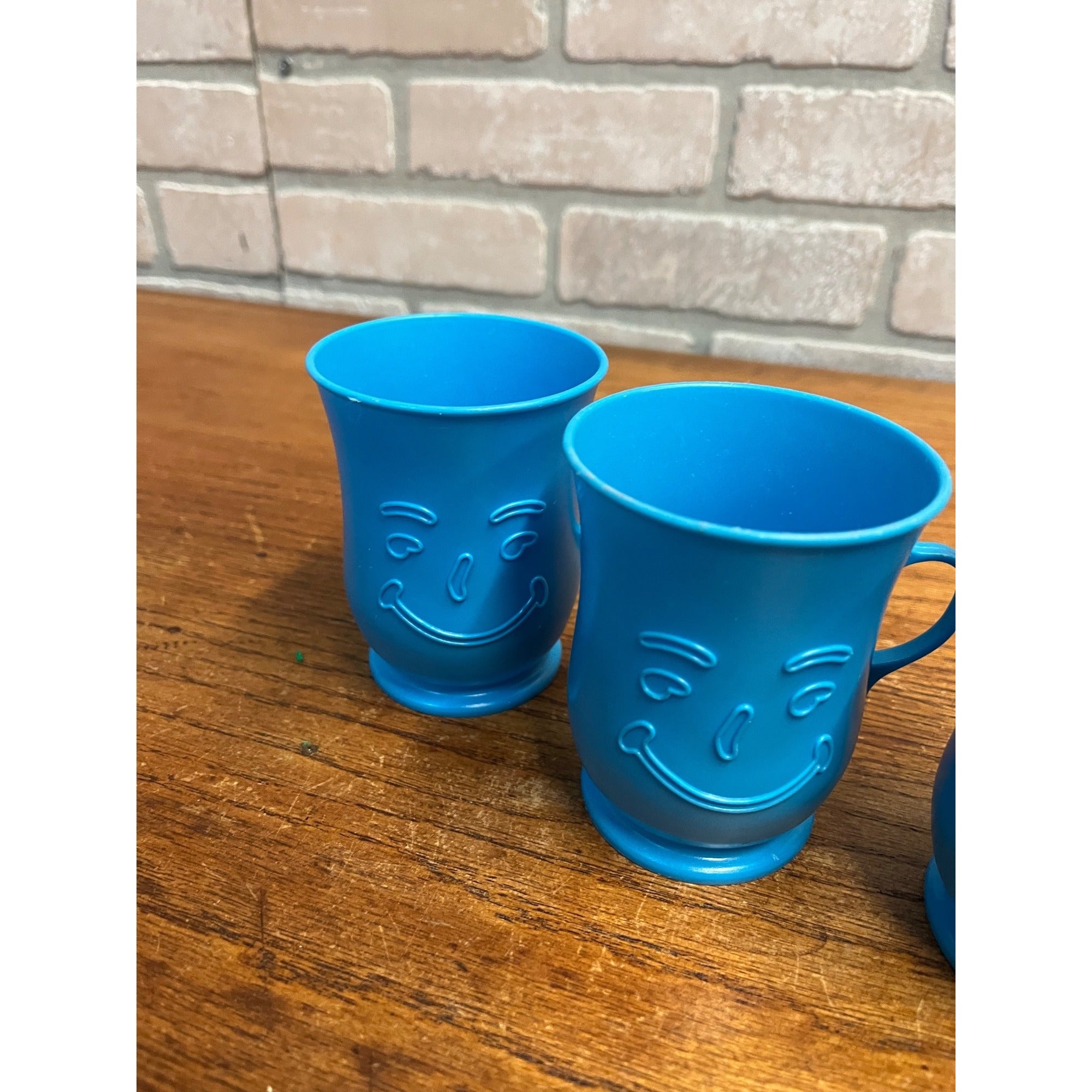 Vintage 1984 Kool-Aid Man Blue Plastic 2-Quart Pitcher + 4 Cups