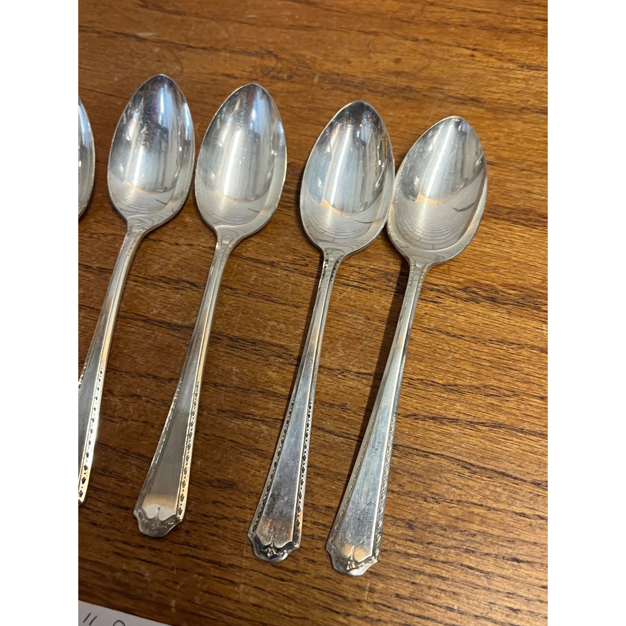 Vintage Oneida Community Stainless Tudor Plate "Chalfonte" Pattern Teaspoons Set of Six (6)