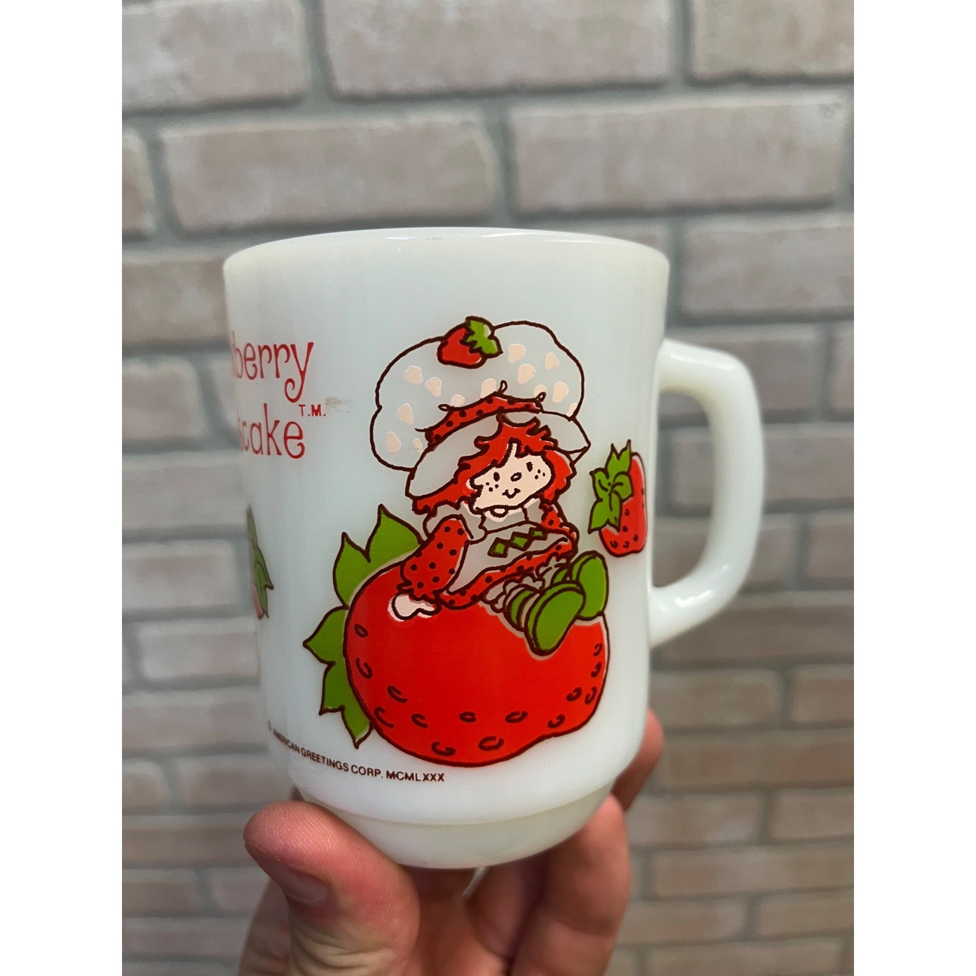 Vintage 1980 Strawberry Shortcake American Greeting Milk Glass Mug Anchor Hocking