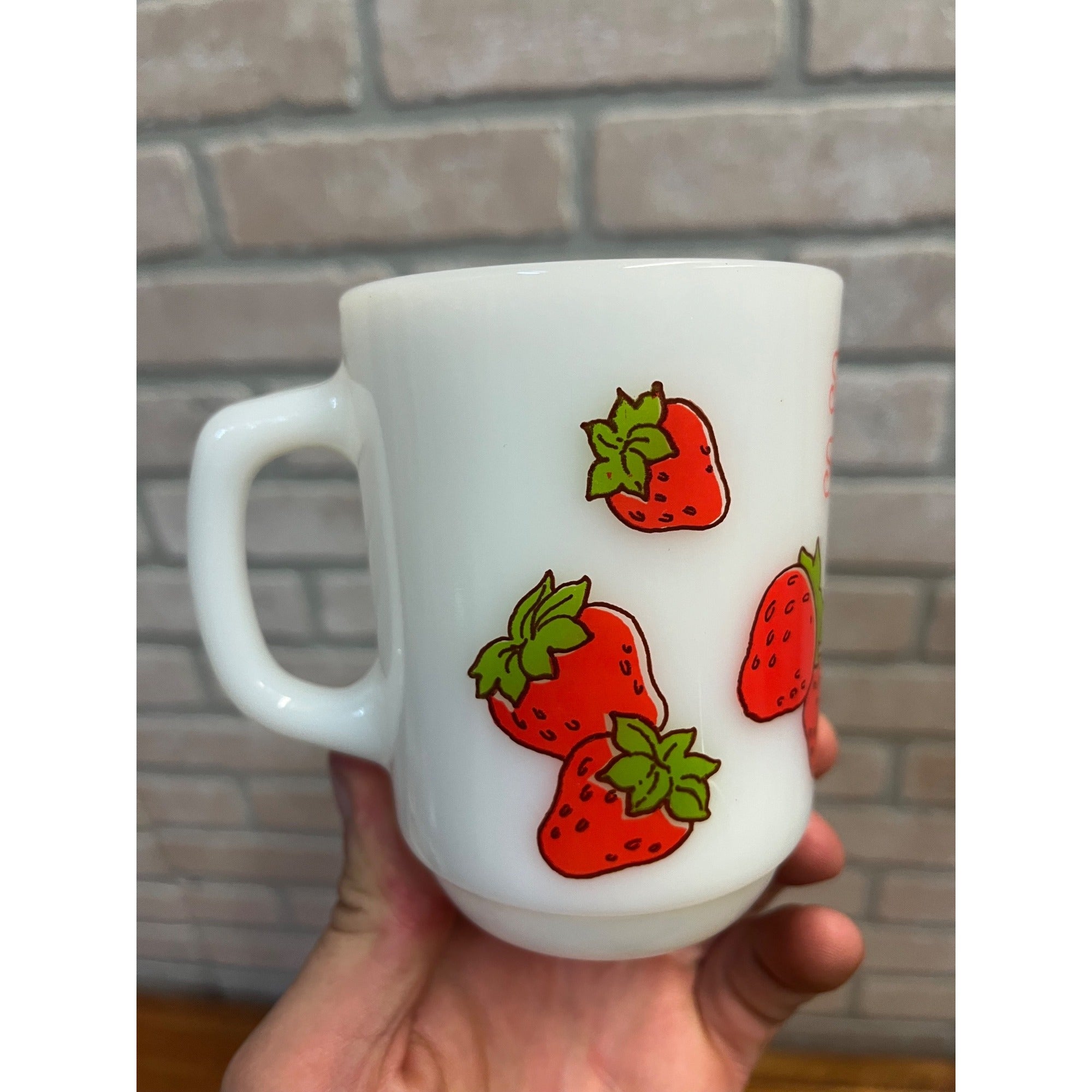 Vintage 1980 Strawberry Shortcake American Greeting Milk Glass Mug Anchor Hocking