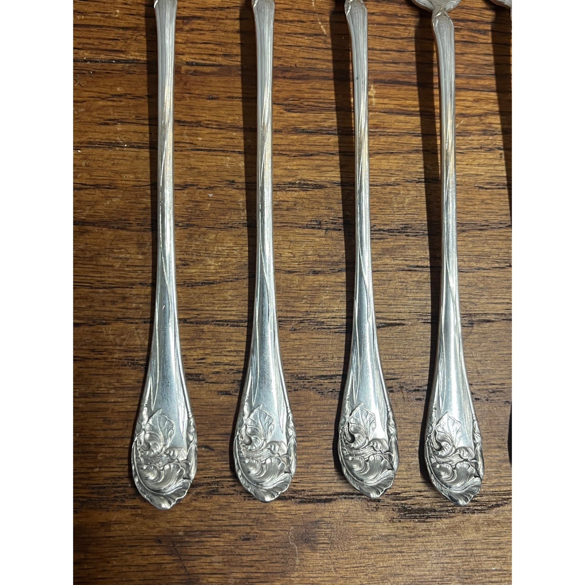 Fleur de Luce Oneida Community Silver Plate Lot (6) Seafood Cocktail Forks - No Mono