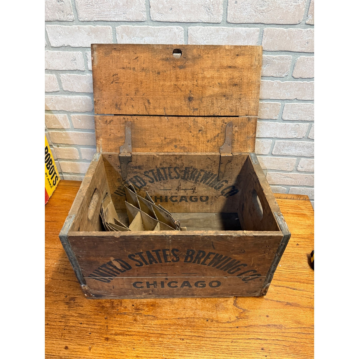 Vintage United States Brewing Co. Beer Chicago Wooden Bottle Crate Case Pre-Pro Lidded