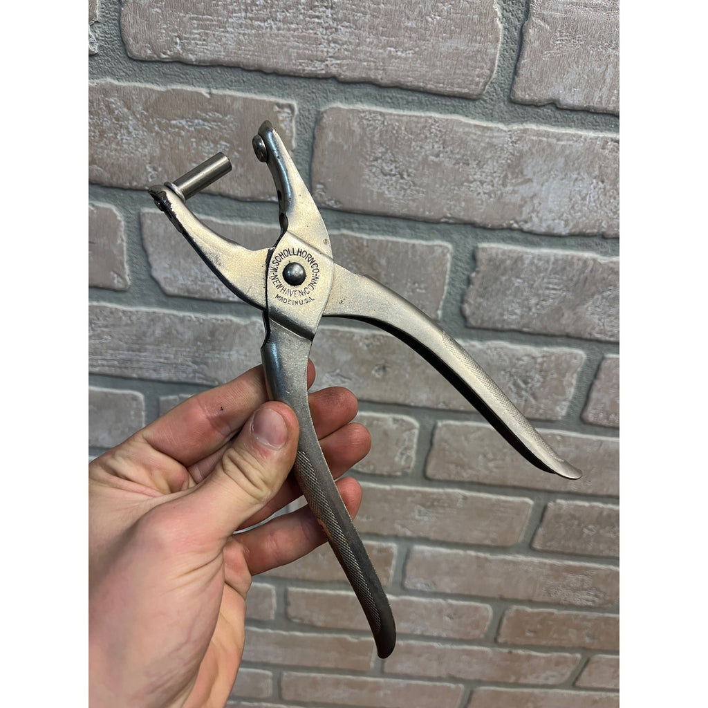 W. Schollhorn Co. Bernards Single Leather Hole Punch New Haven Conn - Works